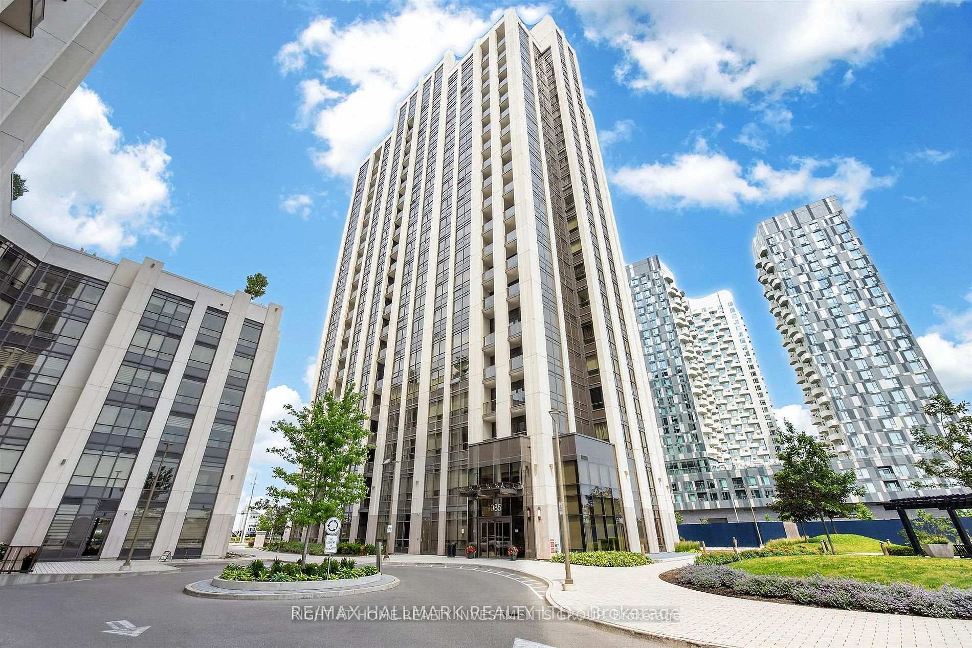 Photo 1 of Unit 219, 9085 Jane Street, Vaughan, Concord — HOMEH