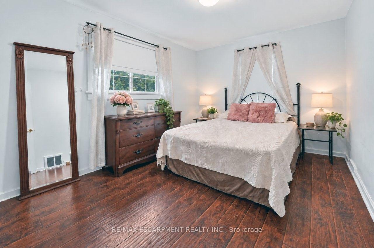 Photo 21 of 102 Ridge Road W, Grimsby, Grimsby Escarpment — HOMEH