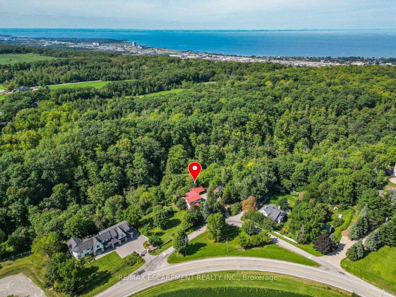 Photo 33 of 102 Ridge Road W, Grimsby, Grimsby Escarpment — HOMEH