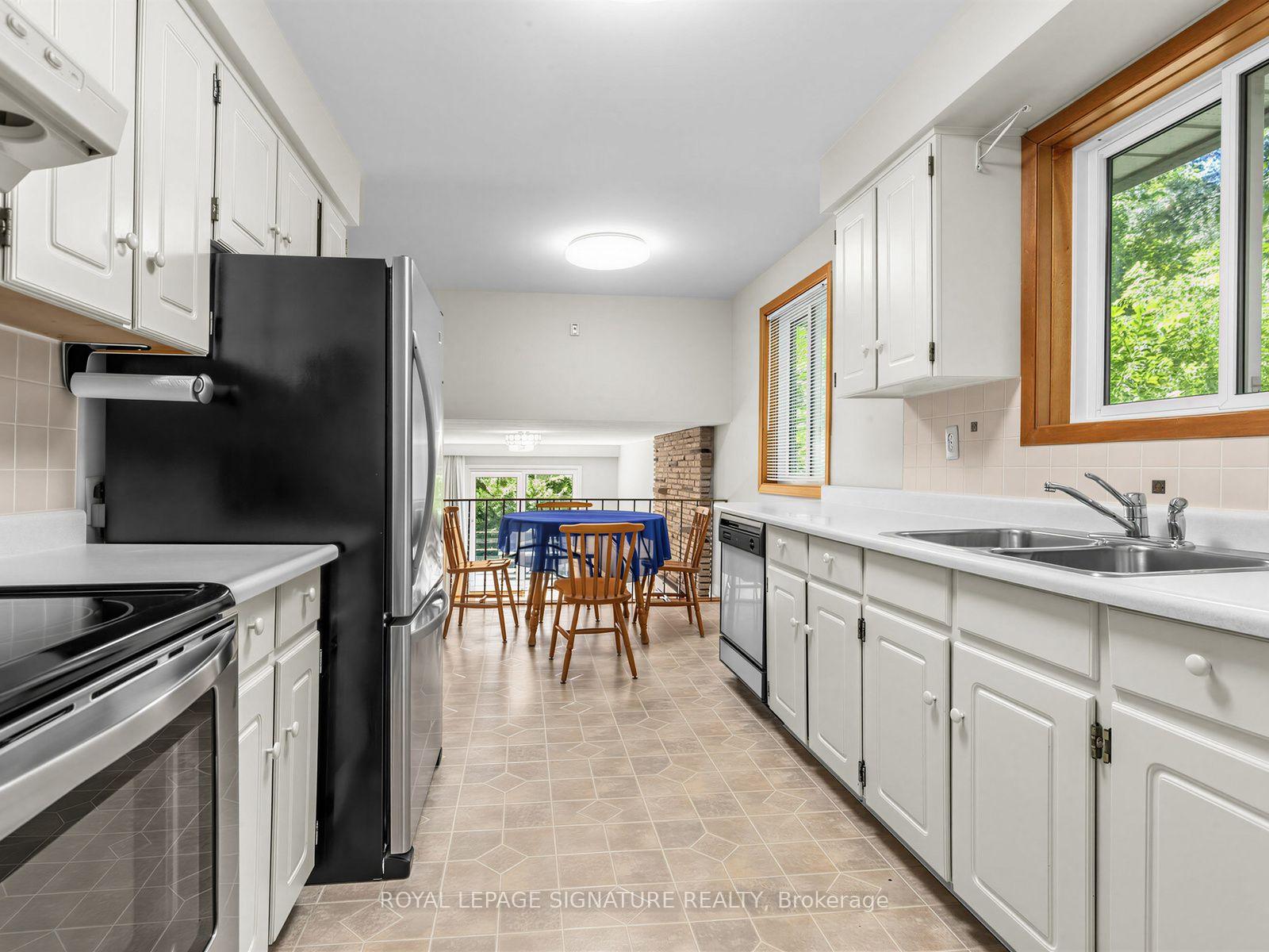 Photo 10 of 162 Bathgate Drive, Scarborough, Centennial Scarborough — HOMEH