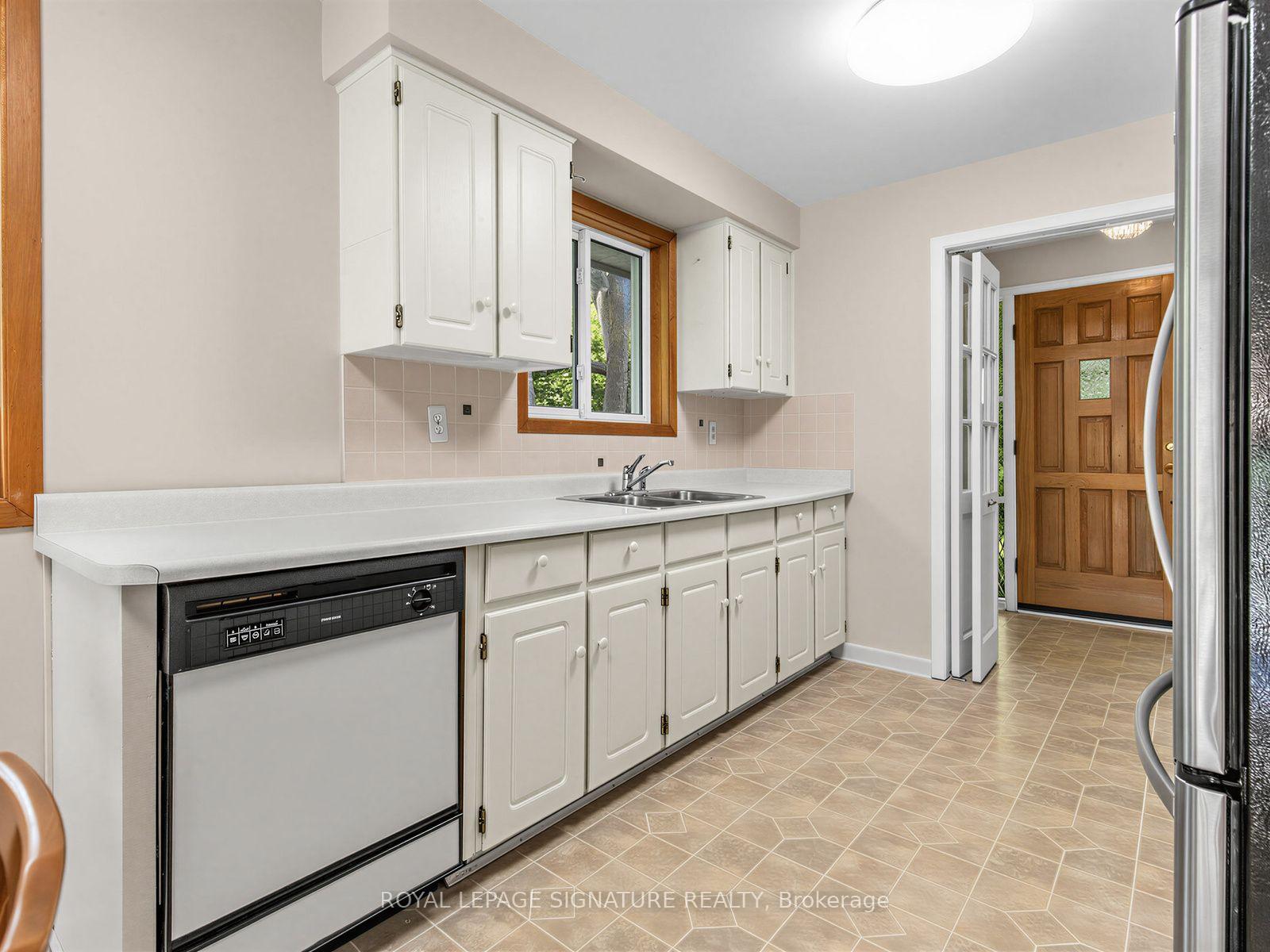 Photo 12 of 162 Bathgate Drive, Scarborough, Centennial Scarborough — HOMEH