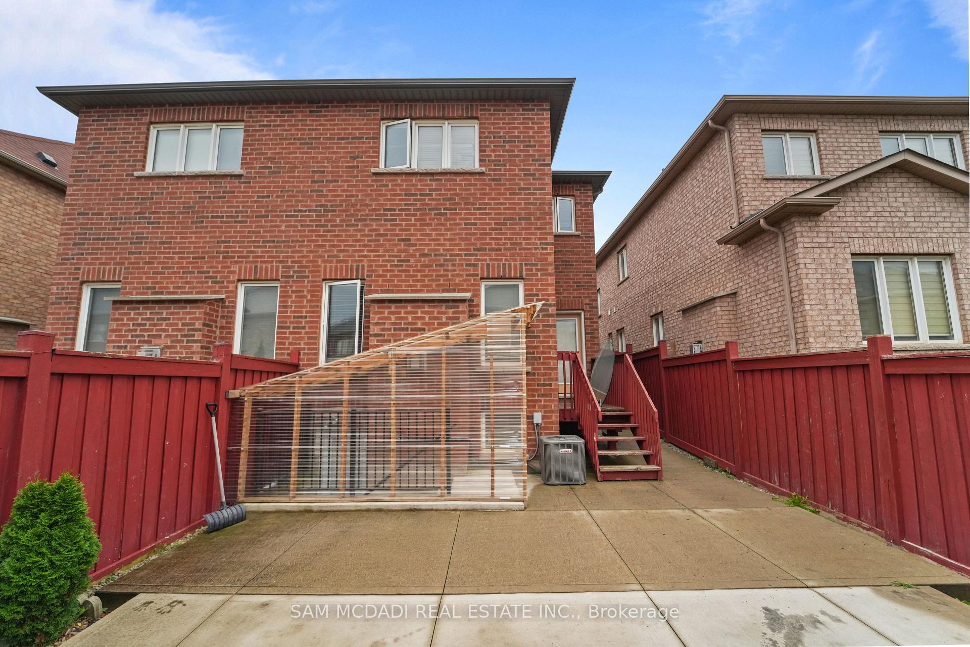 Photo 33 of 47 Interlude Drive, Brampton, Credit Valley — HOMEH