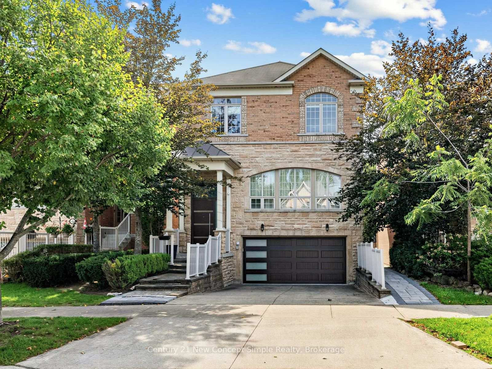 Photo 3 of 161 Townsgate Drive, Vaughan, Crestwood-Springfarm-Yorkhill — HOMEH