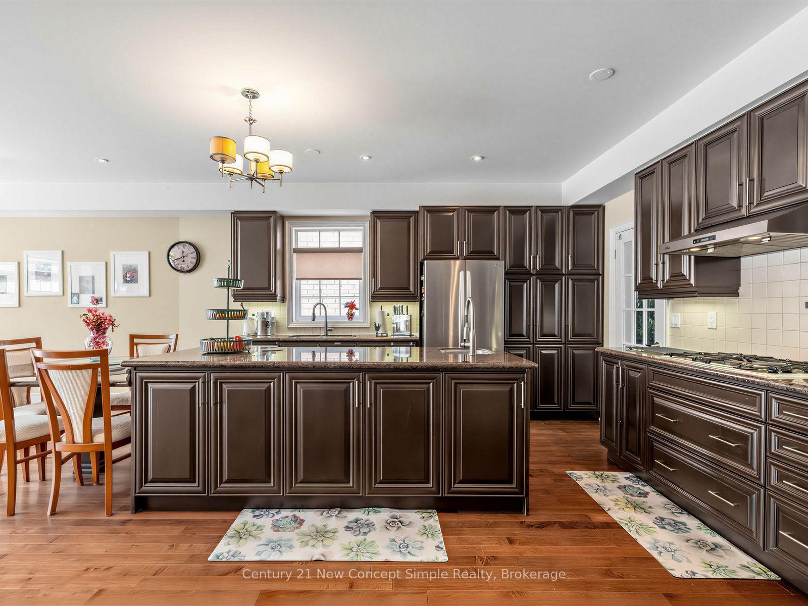 Photo 19 of 161 Townsgate Drive, Vaughan, Crestwood-Springfarm-Yorkhill — HOMEH
