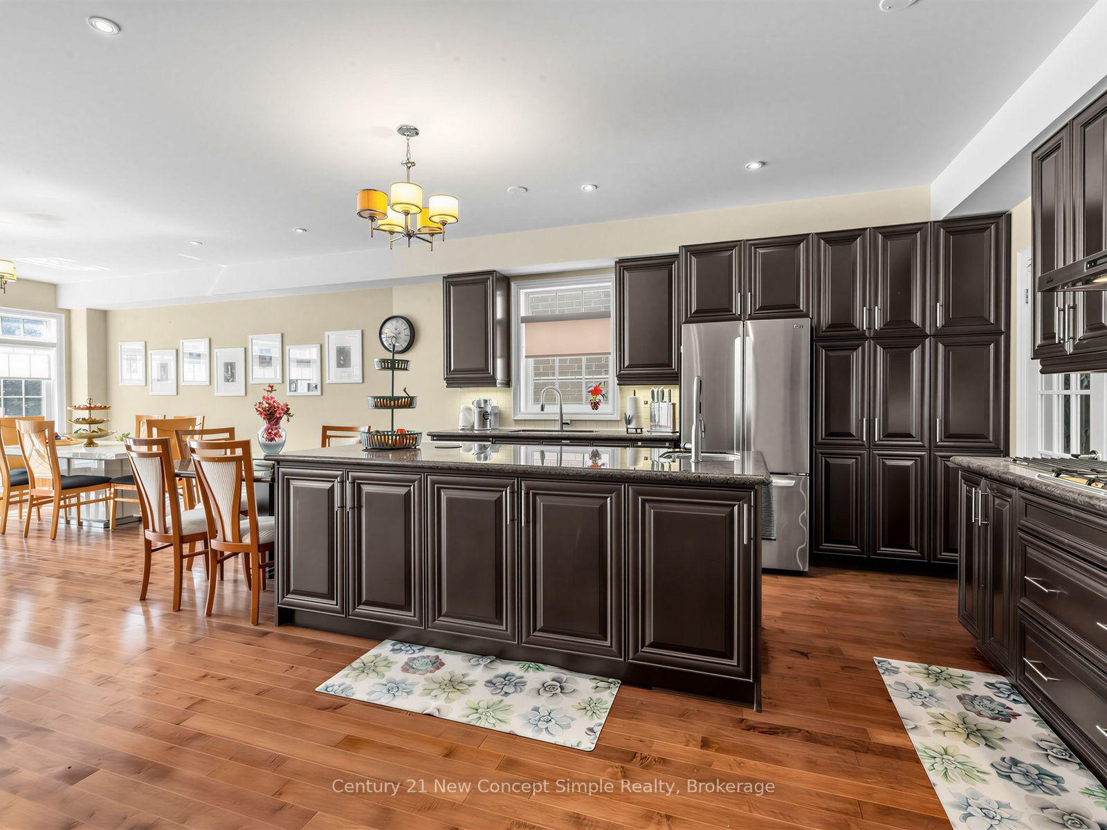 Photo 20 of 161 Townsgate Drive, Vaughan, Crestwood-Springfarm-Yorkhill — HOMEH