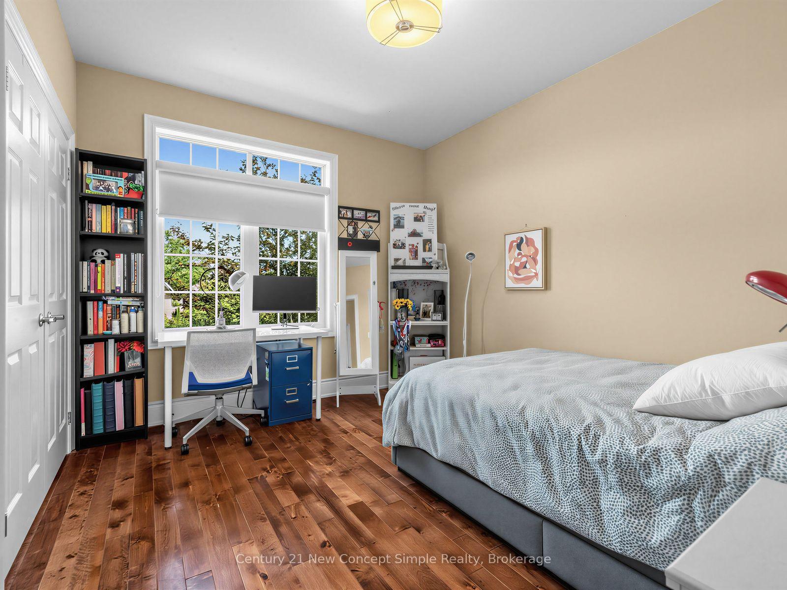 Photo 23 of 161 Townsgate Drive, Vaughan, Crestwood-Springfarm-Yorkhill — HOMEH