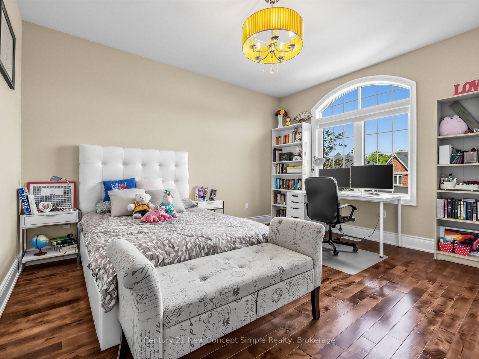 Photo 24 of 161 Townsgate Drive, Vaughan, Crestwood-Springfarm-Yorkhill — HOMEH