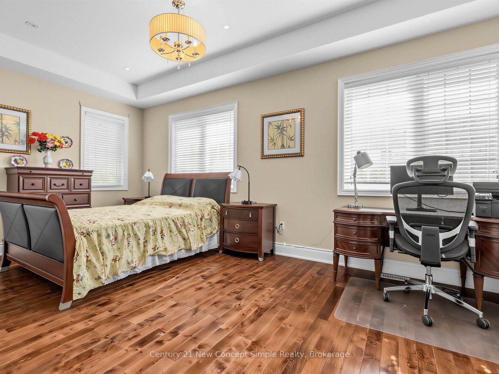 Photo 27 of 161 Townsgate Drive, Vaughan, Crestwood-Springfarm-Yorkhill — HOMEH