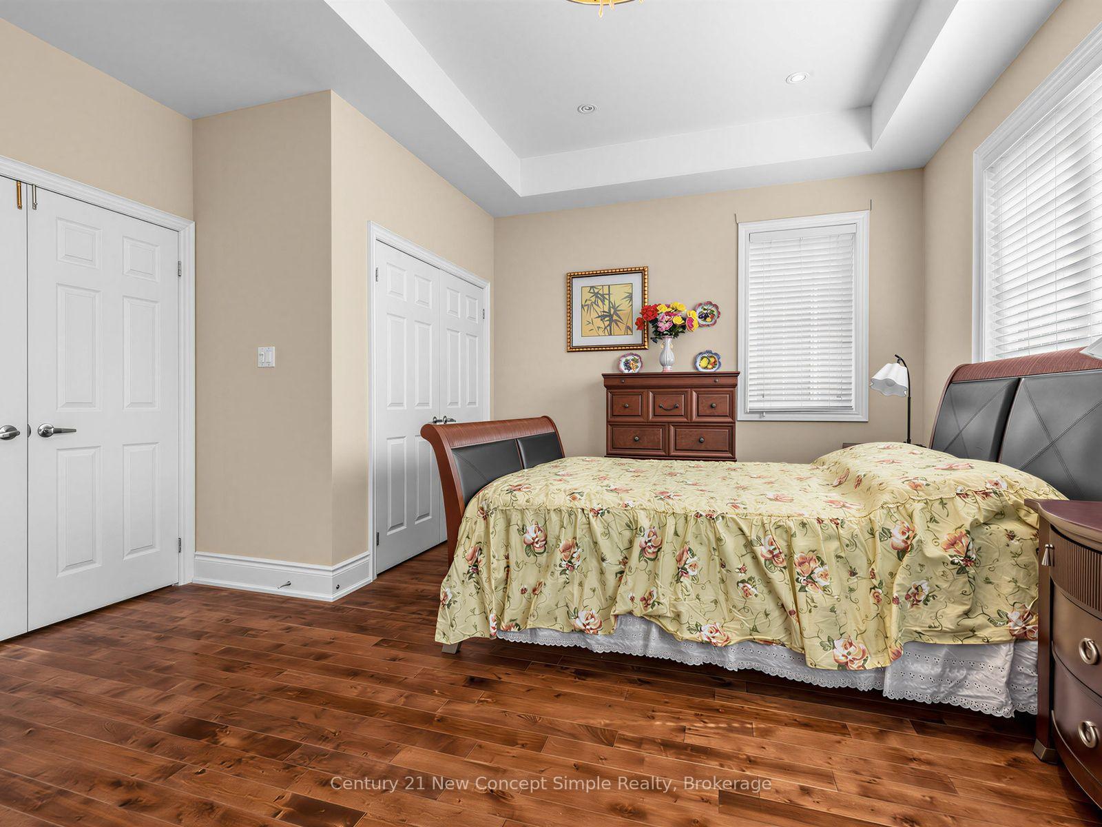 Photo 28 of 161 Townsgate Drive, Vaughan, Crestwood-Springfarm-Yorkhill — HOMEH