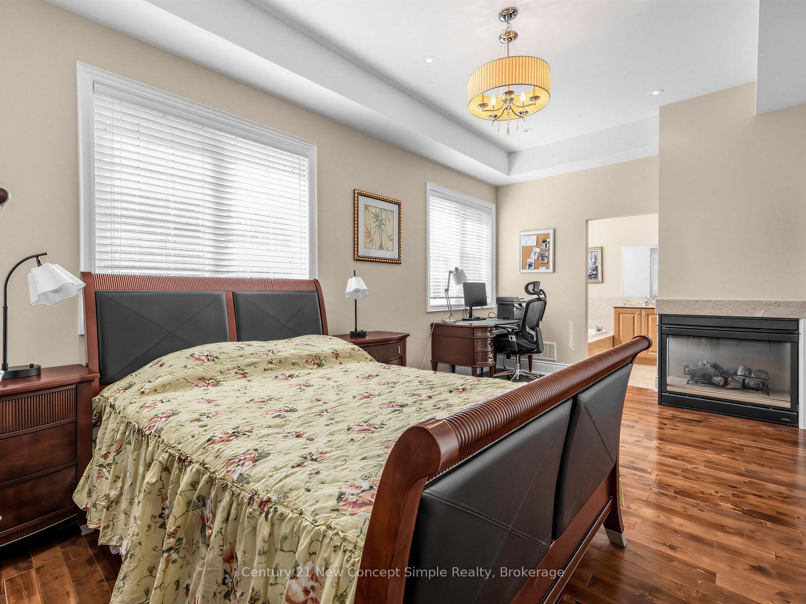 Photo 29 of 161 Townsgate Drive, Vaughan, Crestwood-Springfarm-Yorkhill — HOMEH