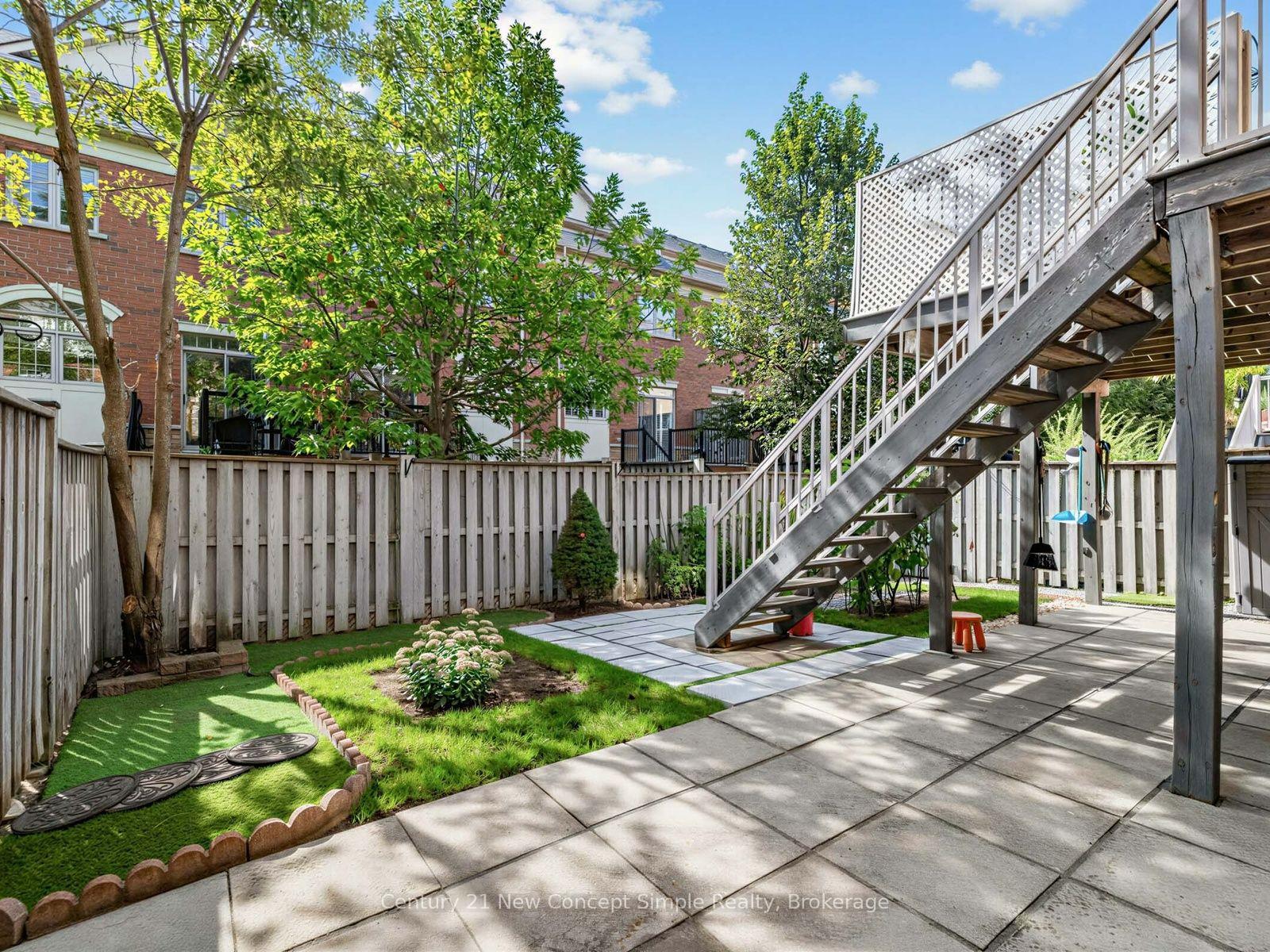 Photo 37 of 161 Townsgate Drive, Vaughan, Crestwood-Springfarm-Yorkhill — HOMEH