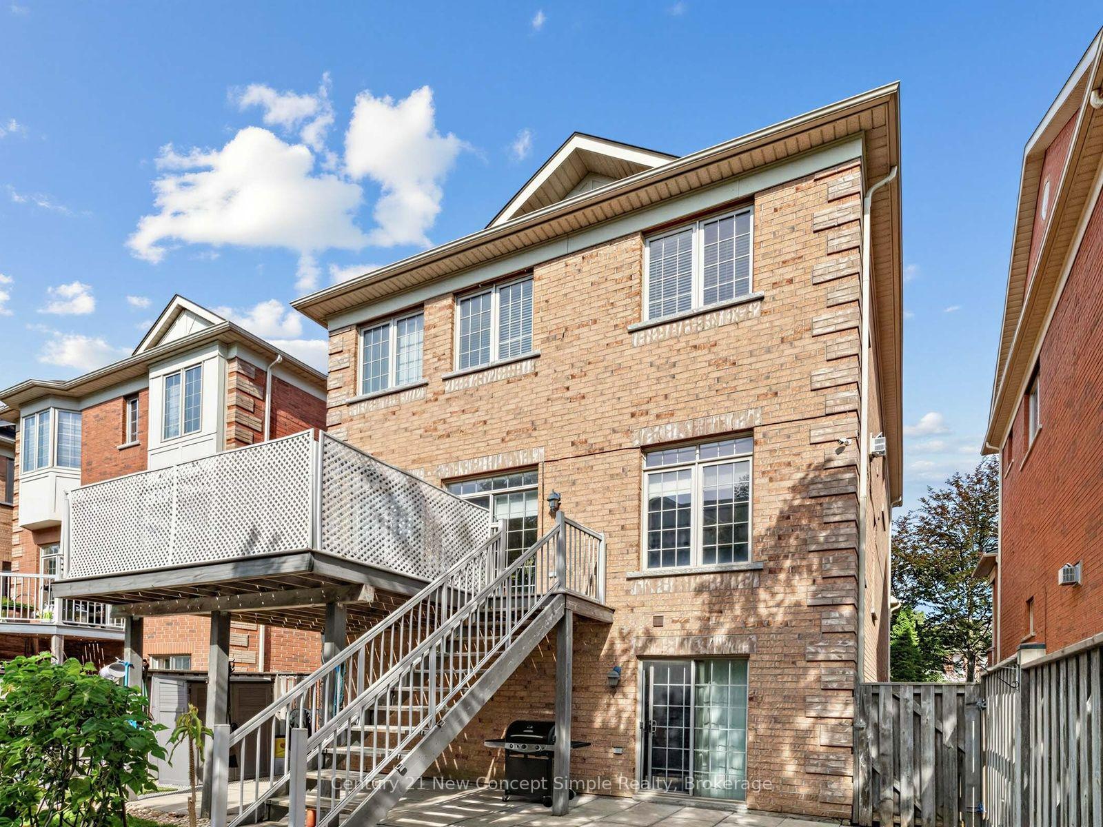 Photo 38 of 161 Townsgate Drive, Vaughan, Crestwood-Springfarm-Yorkhill — HOMEH