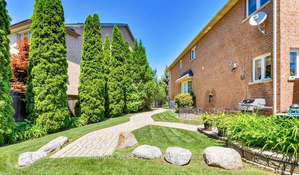 Photo 8 of 3338 Fox Run Circle, Oakville, Bronte — HOMEH