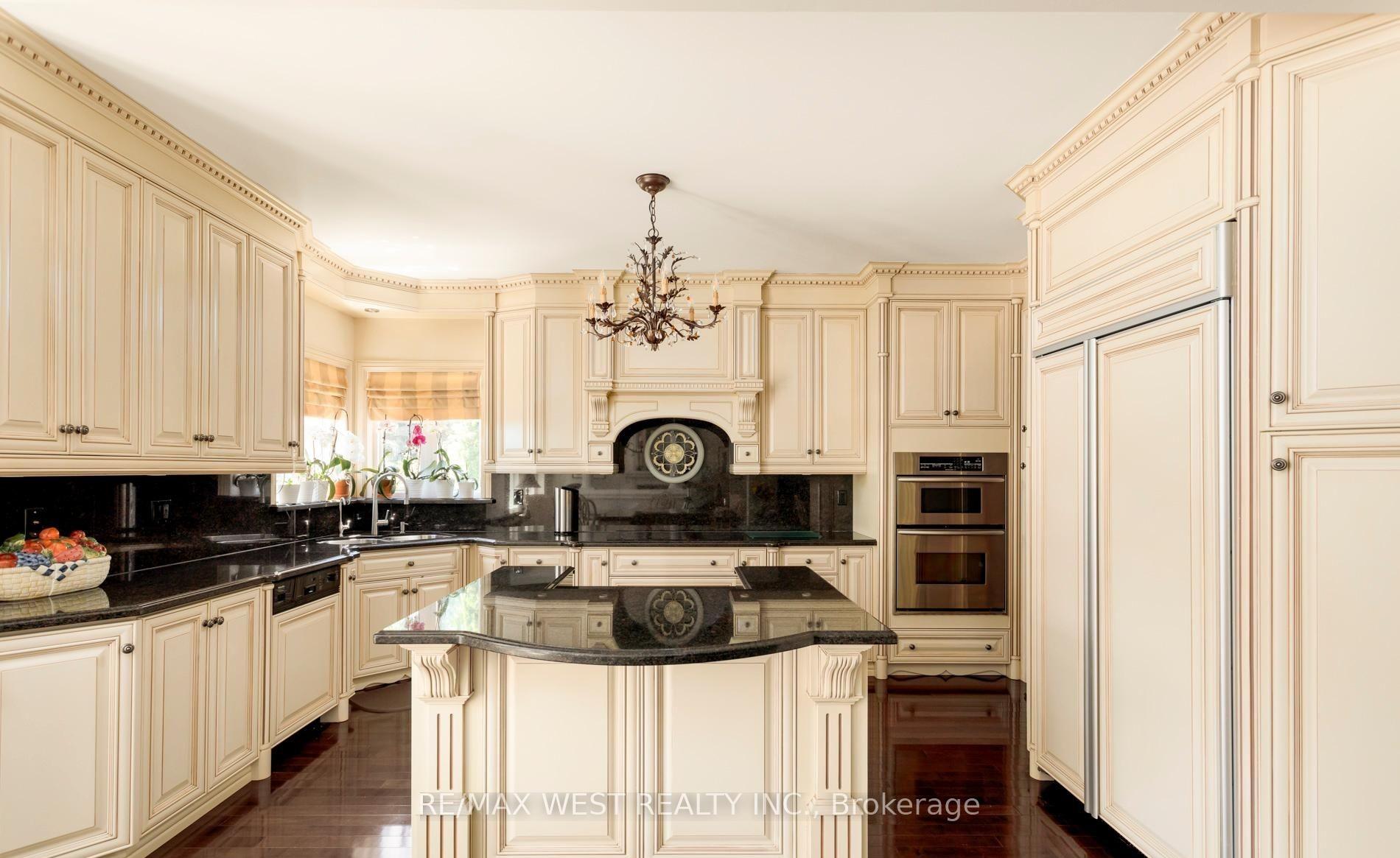Photo 15 of 3338 Fox Run Circle, Oakville, Bronte — HOMEH