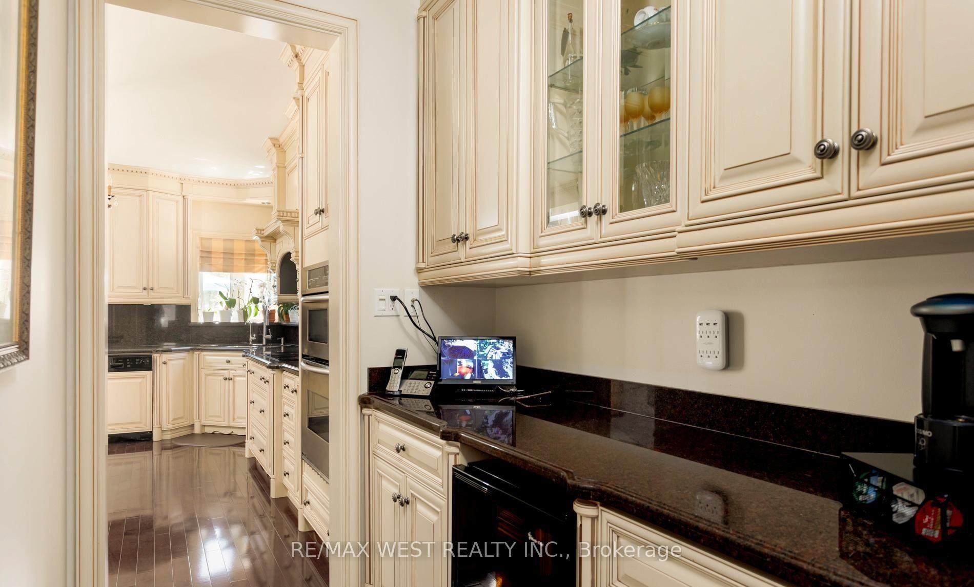 Photo 16 of 3338 Fox Run Circle, Oakville, Bronte — HOMEH