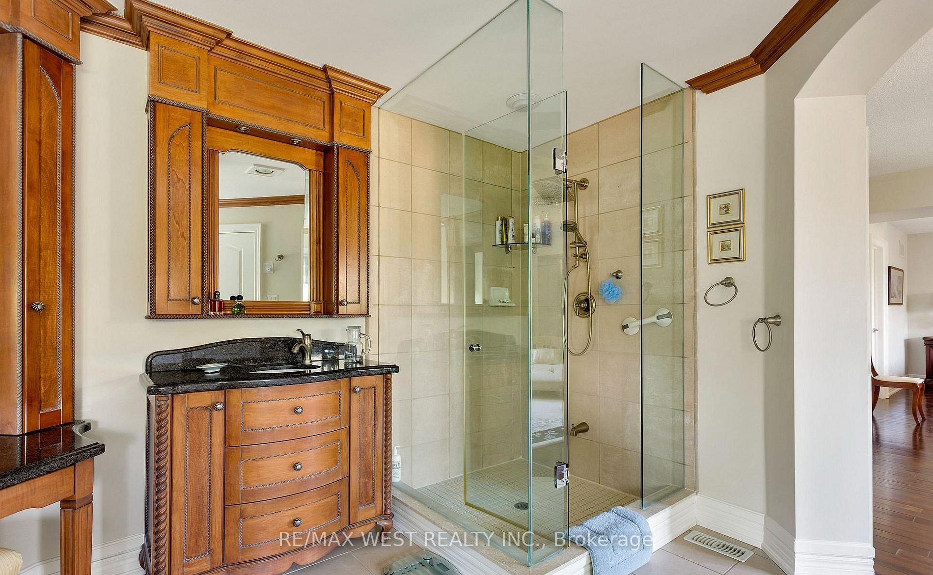 Photo 29 of 3338 Fox Run Circle, Oakville, Bronte — HOMEH