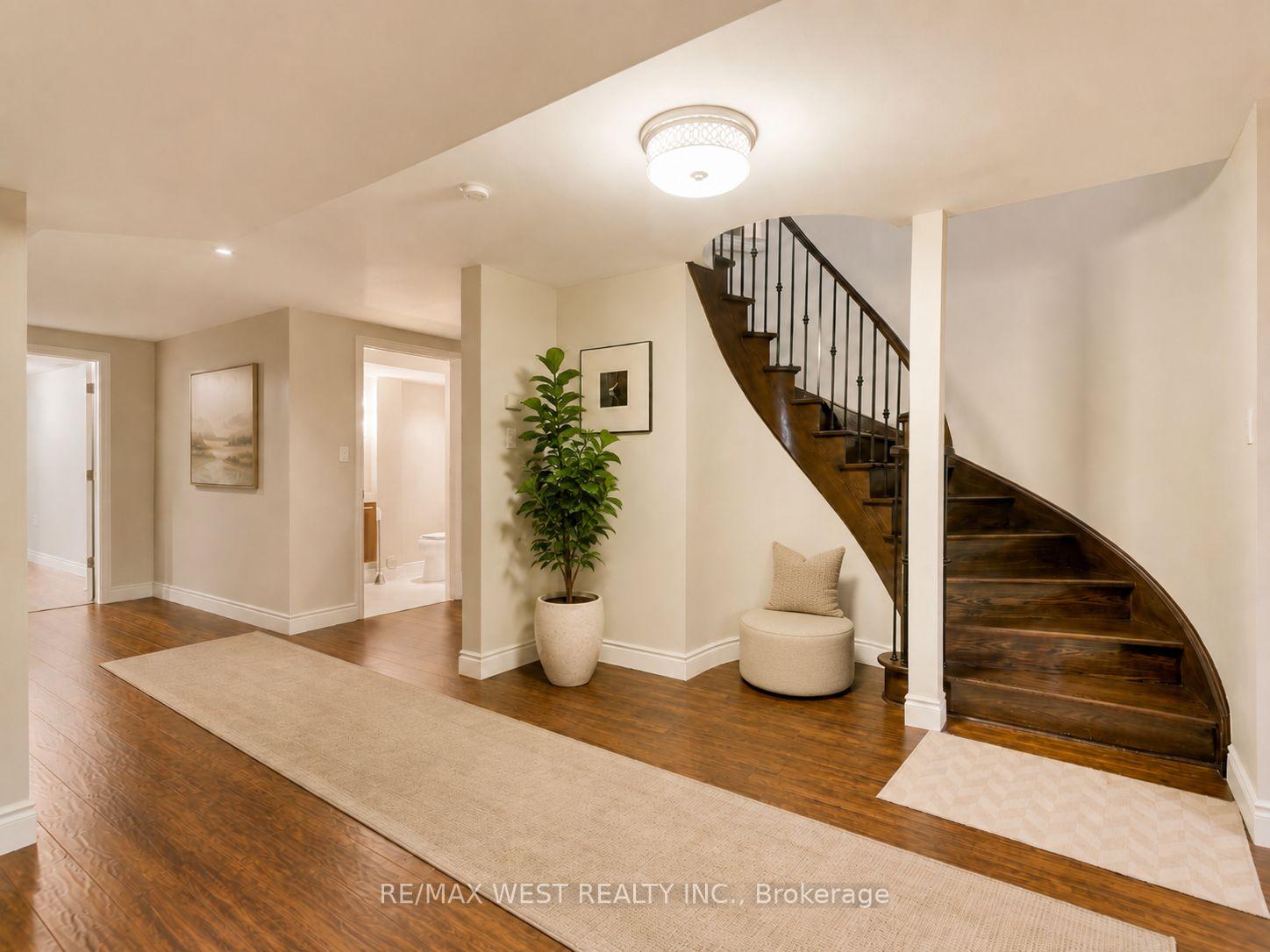 Photo 37 of 3338 Fox Run Circle, Oakville, Bronte — HOMEH