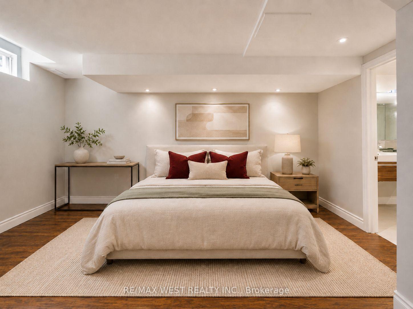 Photo 43 of 3338 Fox Run Circle, Oakville, Bronte — HOMEH