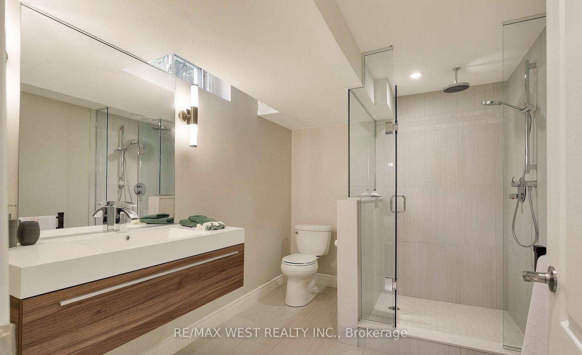 Photo 44 of 3338 Fox Run Circle, Oakville, Bronte — HOMEH