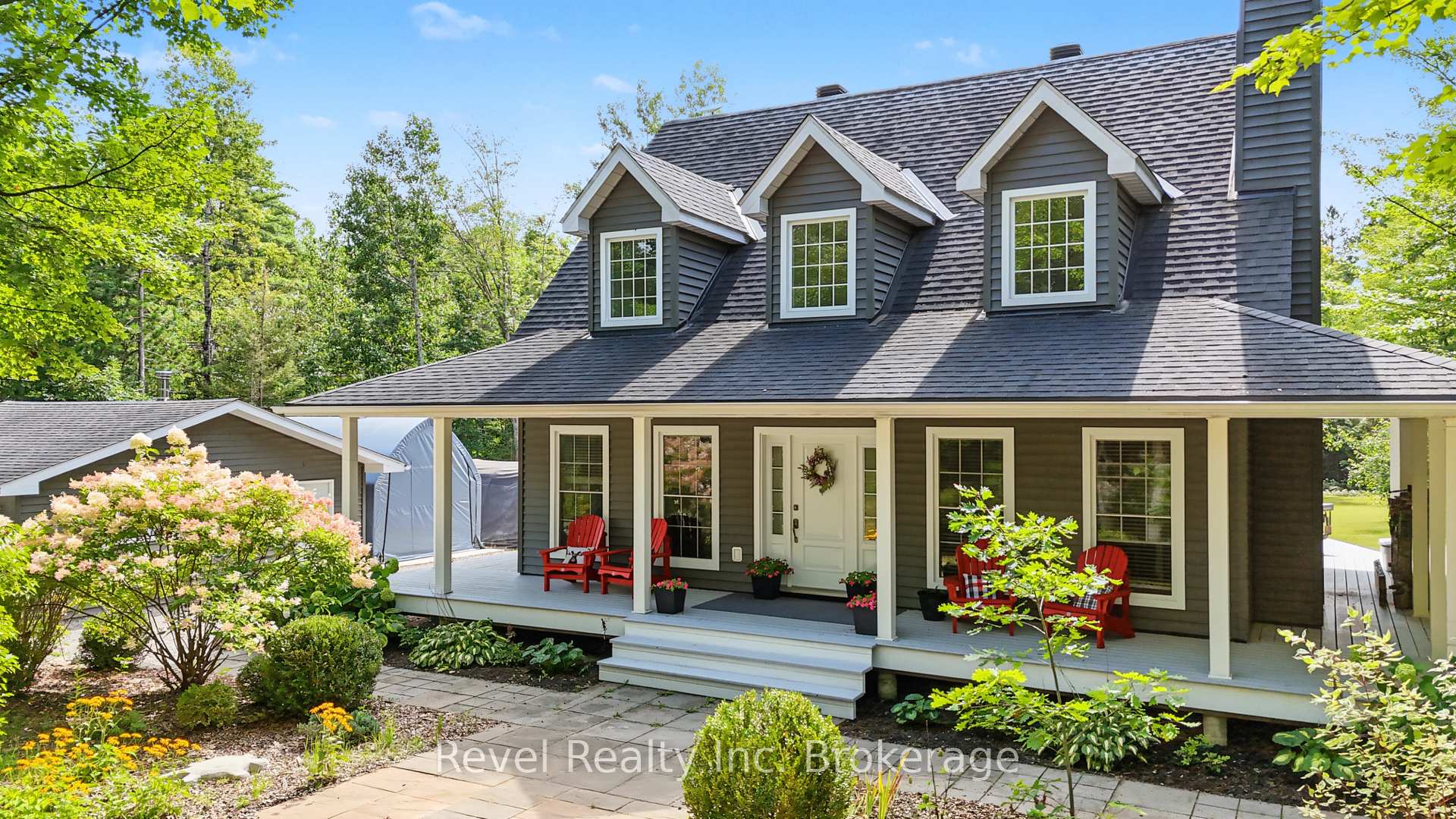 Photo of 99 Laurentian Crescent