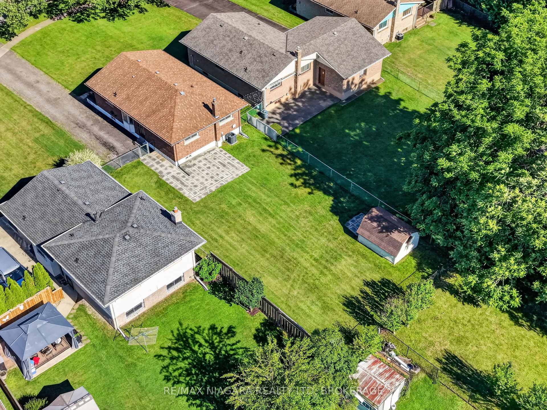 Photo 5 of 5777 Sunnylea Crescent, Niagara Falls, Arad/Fallsview — HOMEH