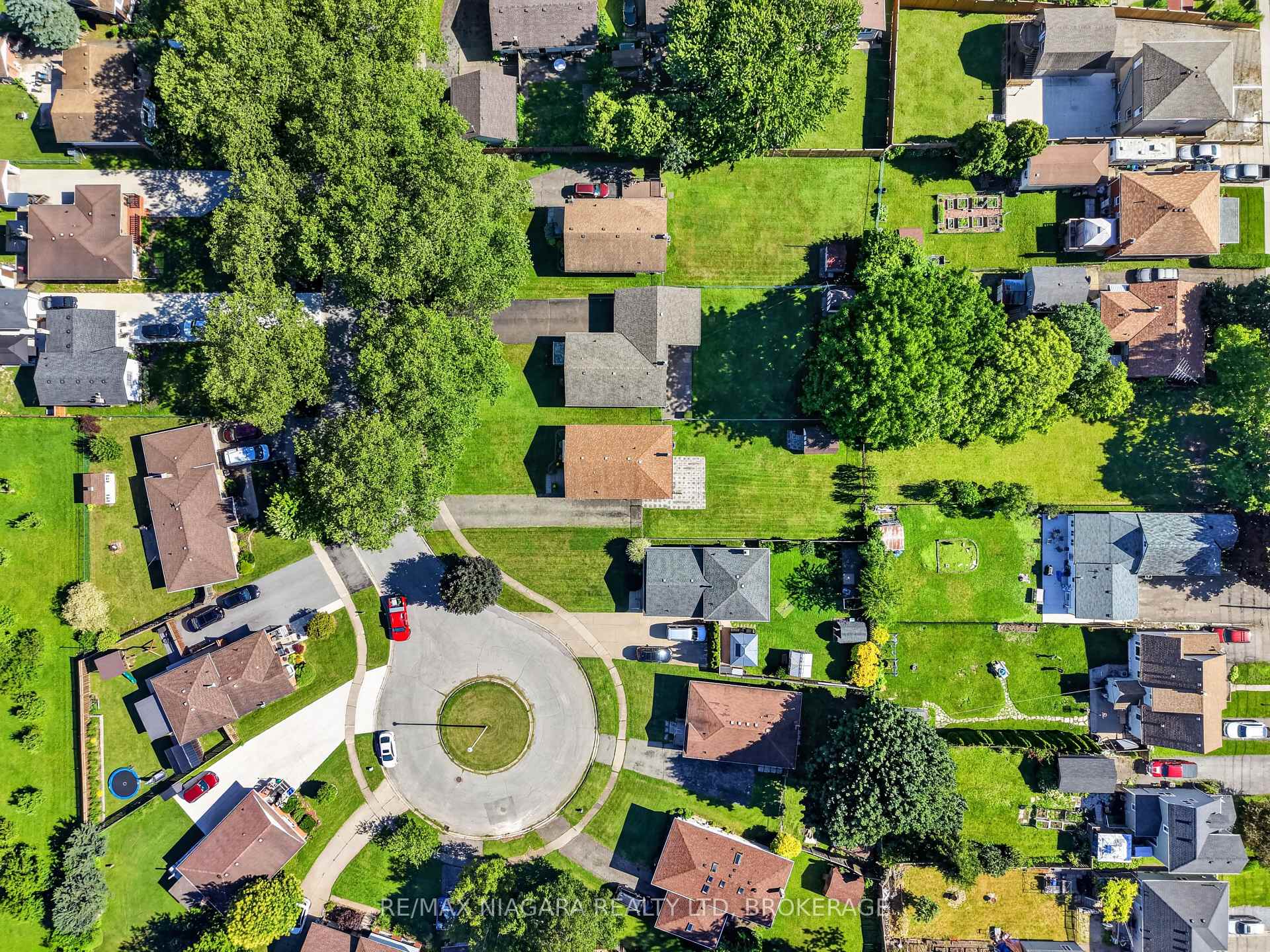 Photo 6 of 5777 Sunnylea Crescent, Niagara Falls, Arad/Fallsview — HOMEH
