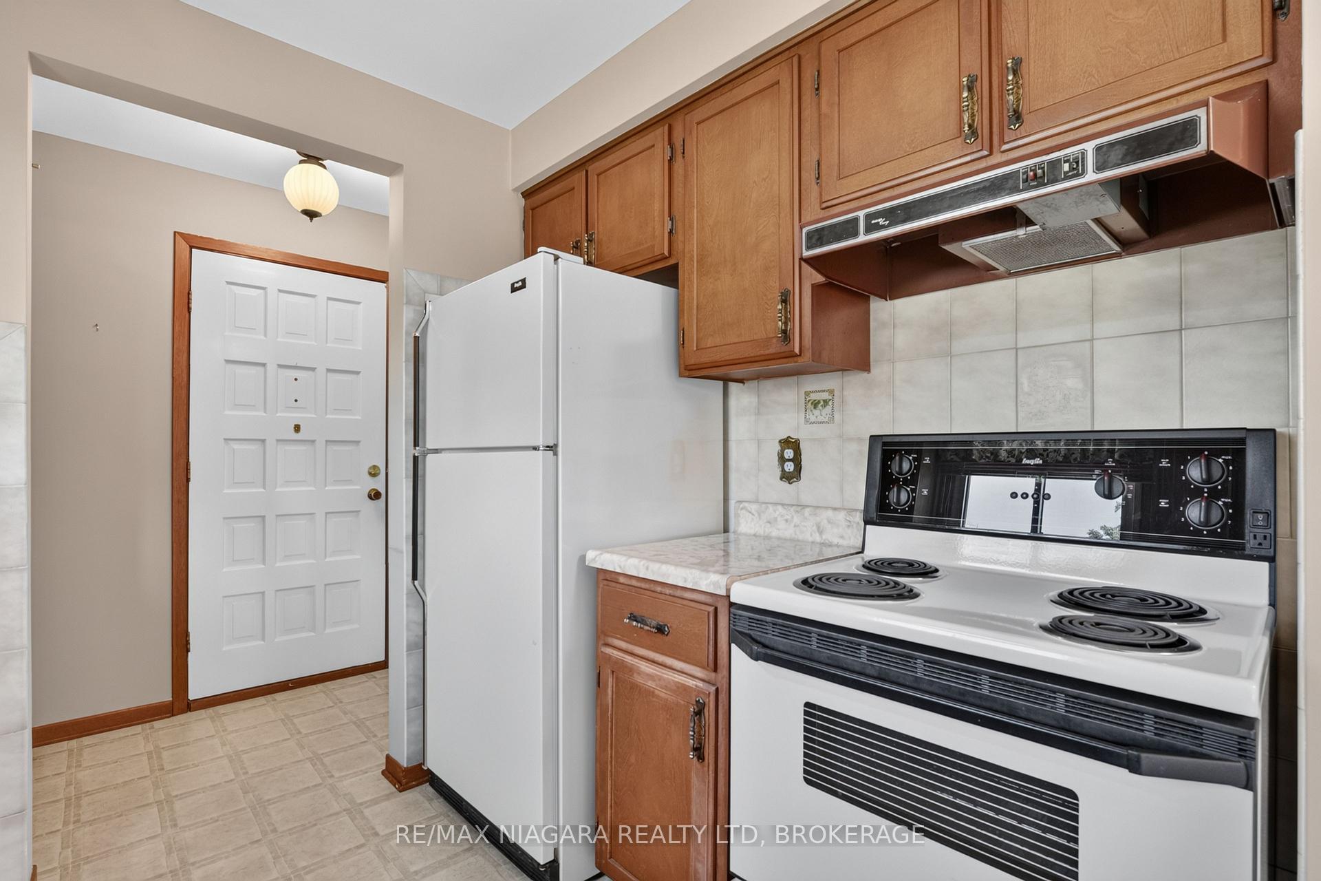 Photo 11 of 5777 Sunnylea Crescent, Niagara Falls, Arad/Fallsview — HOMEH