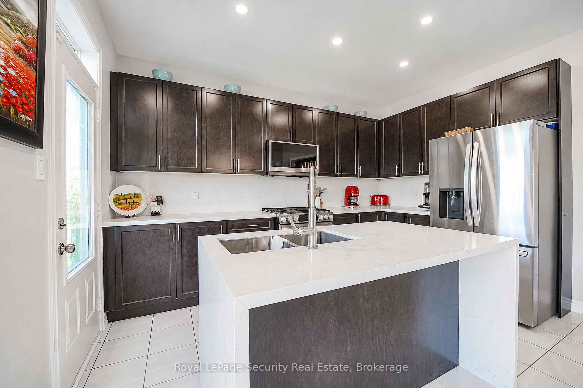 Photo 9 of 77 Pierce Place, New Tecumseth, Tottenham — HOMEH