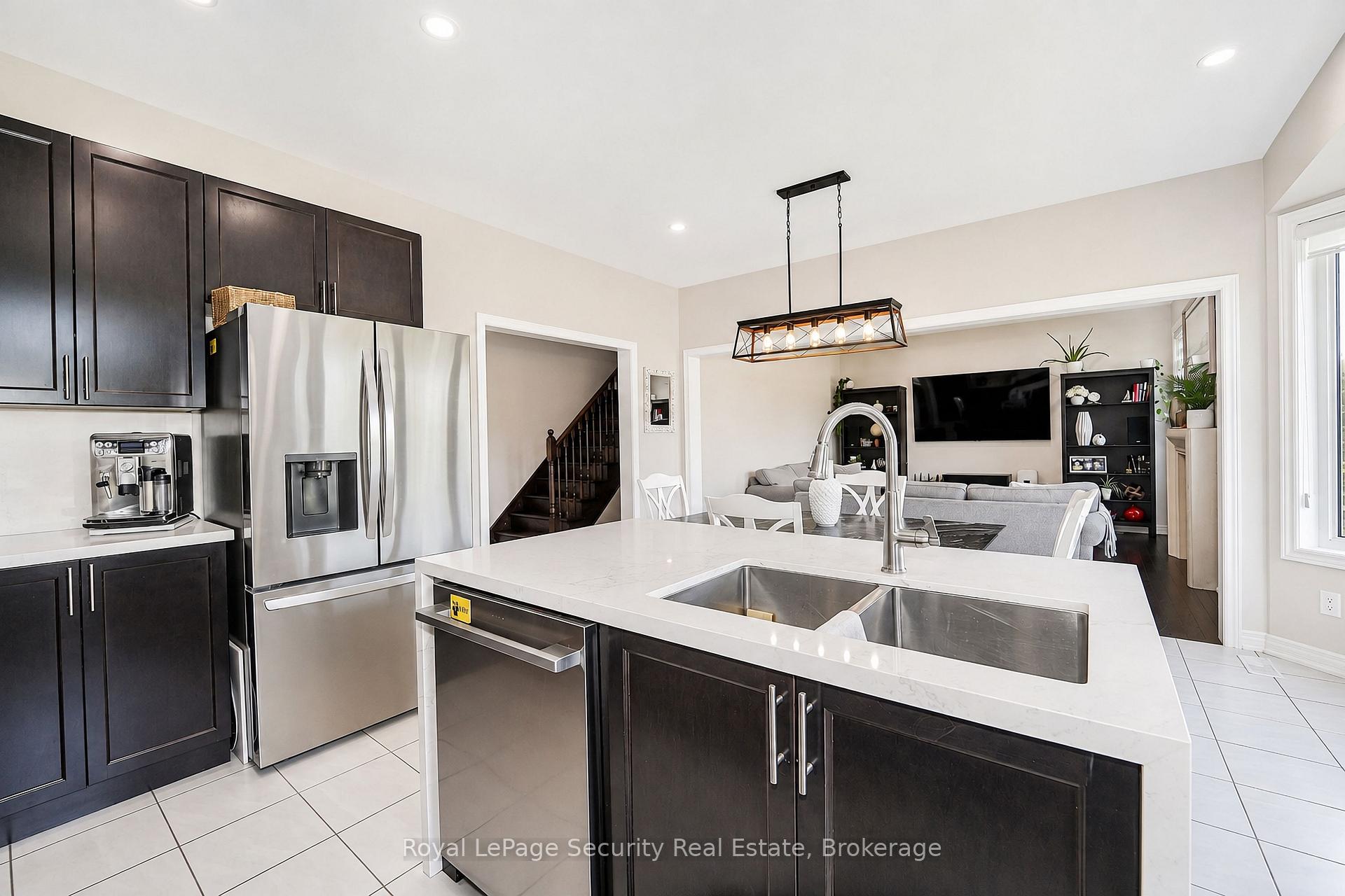 Photo 10 of 77 Pierce Place, New Tecumseth, Tottenham — HOMEH