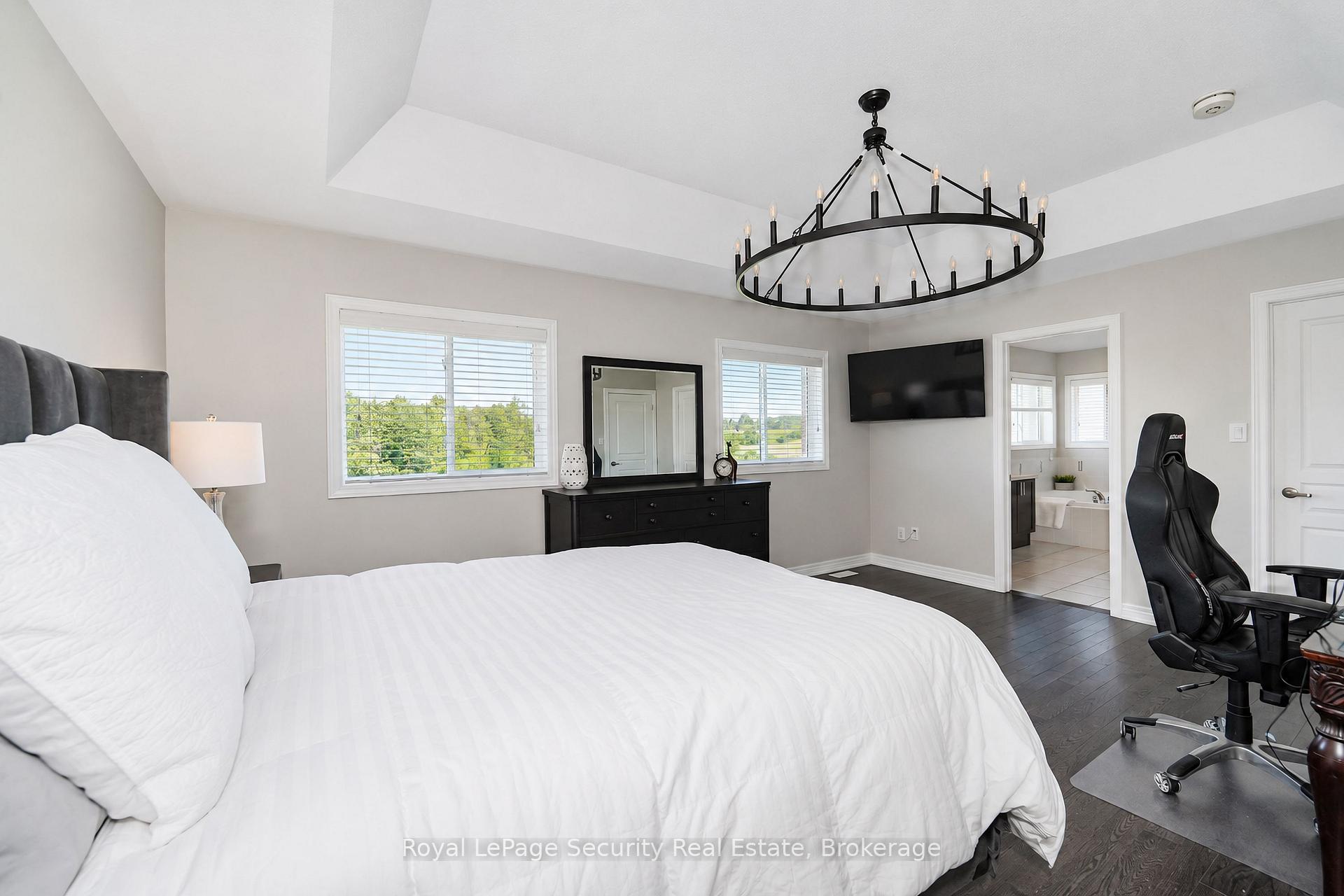 Photo 17 of 77 Pierce Place, New Tecumseth, Tottenham — HOMEH