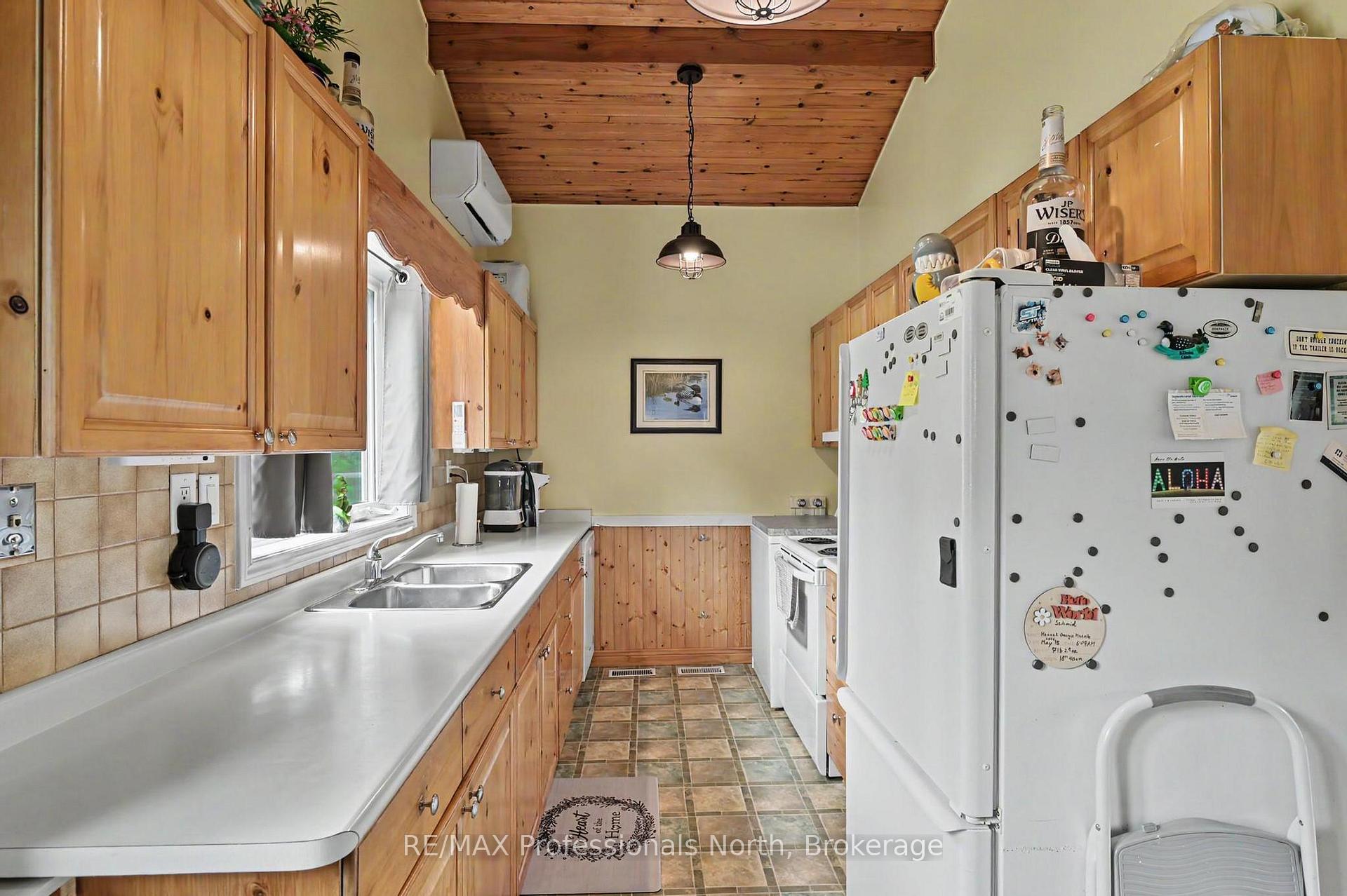 Photo 7 of 1034 Ablett Court, Algonquin Highlands, Stanhope — HOMEH
