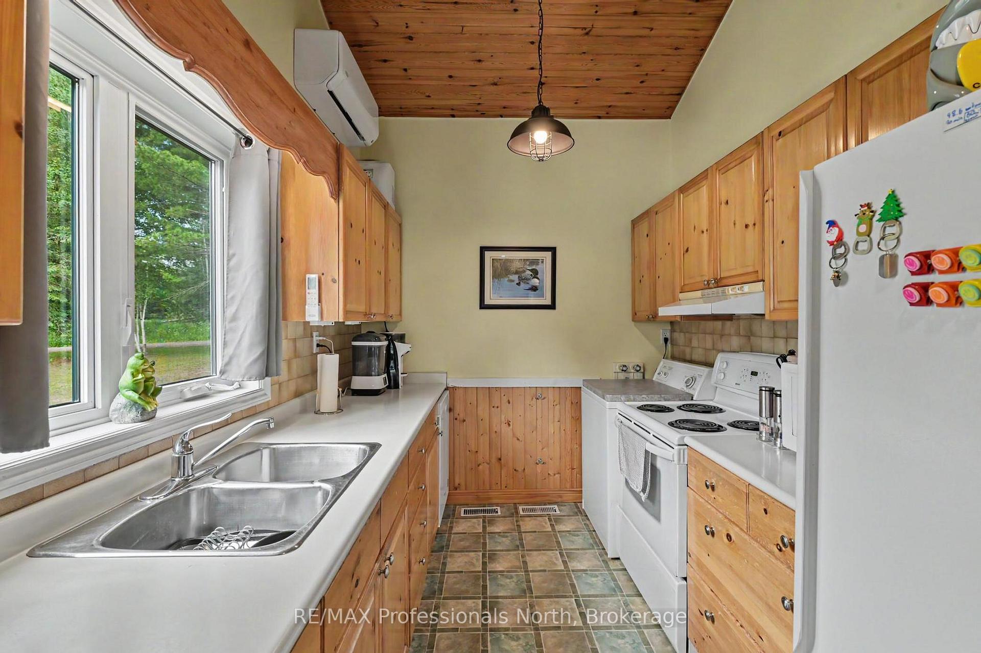 Photo 8 of 1034 Ablett Court, Algonquin Highlands, Stanhope — HOMEH