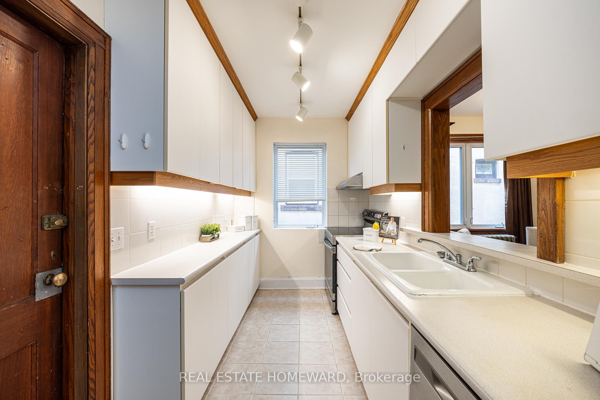 Photo 10 of Unit main, 52 Wineva Avenue, Toronto, The Beaches — HOMEH
