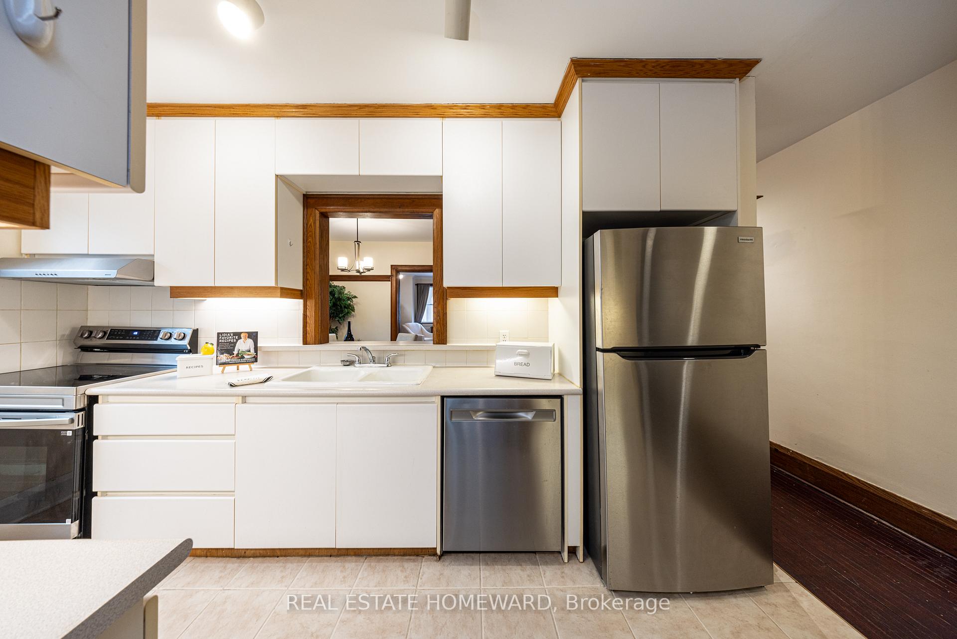 Photo 11 of Unit main, 52 Wineva Avenue, Toronto, The Beaches — HOMEH