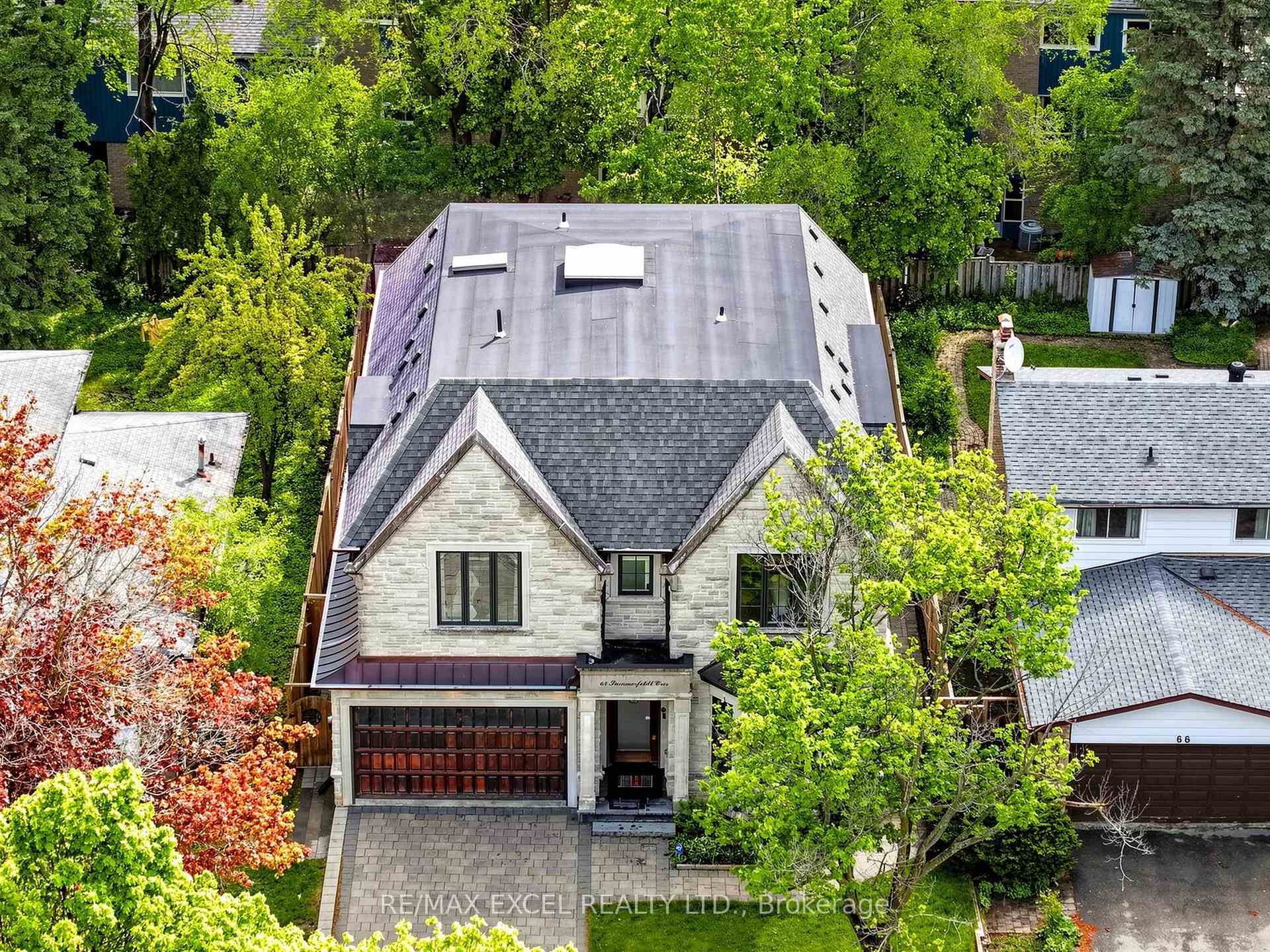 Photo 5 of 64 Summerfeldt Crescent, Markham, Unionville — HOMEH
