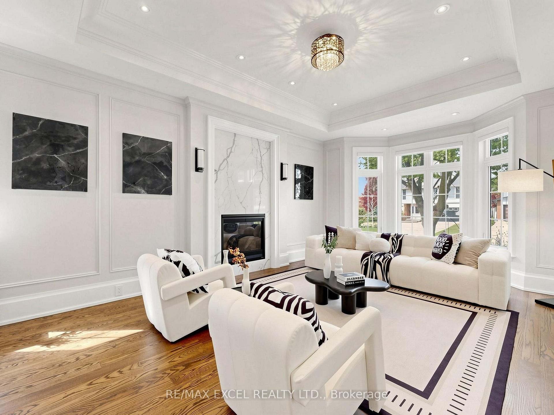 Photo 6 of 64 Summerfeldt Crescent, Markham, Unionville — HOMEH