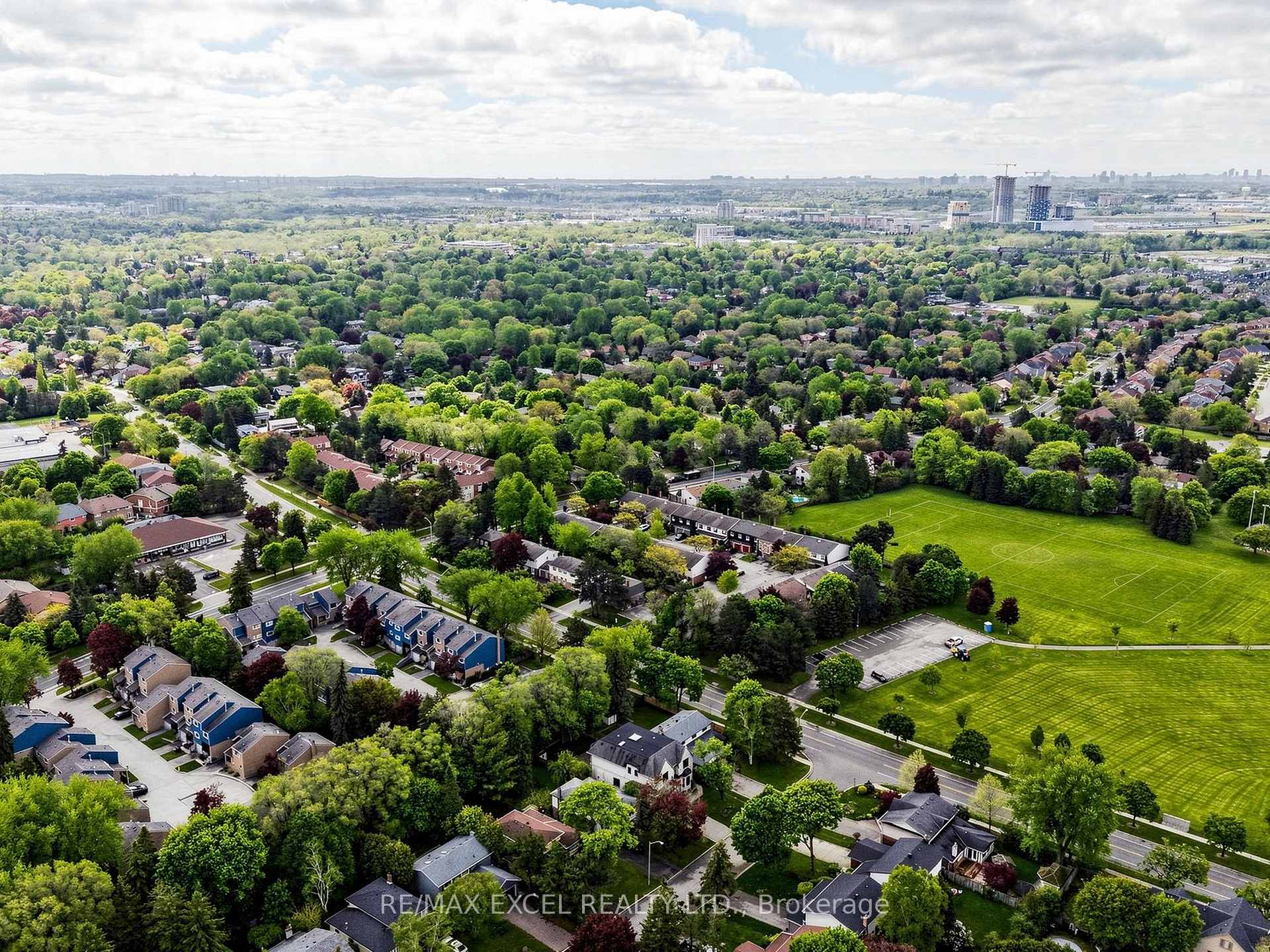 Photo 50 of 64 Summerfeldt Crescent, Markham, Unionville — HOMEH