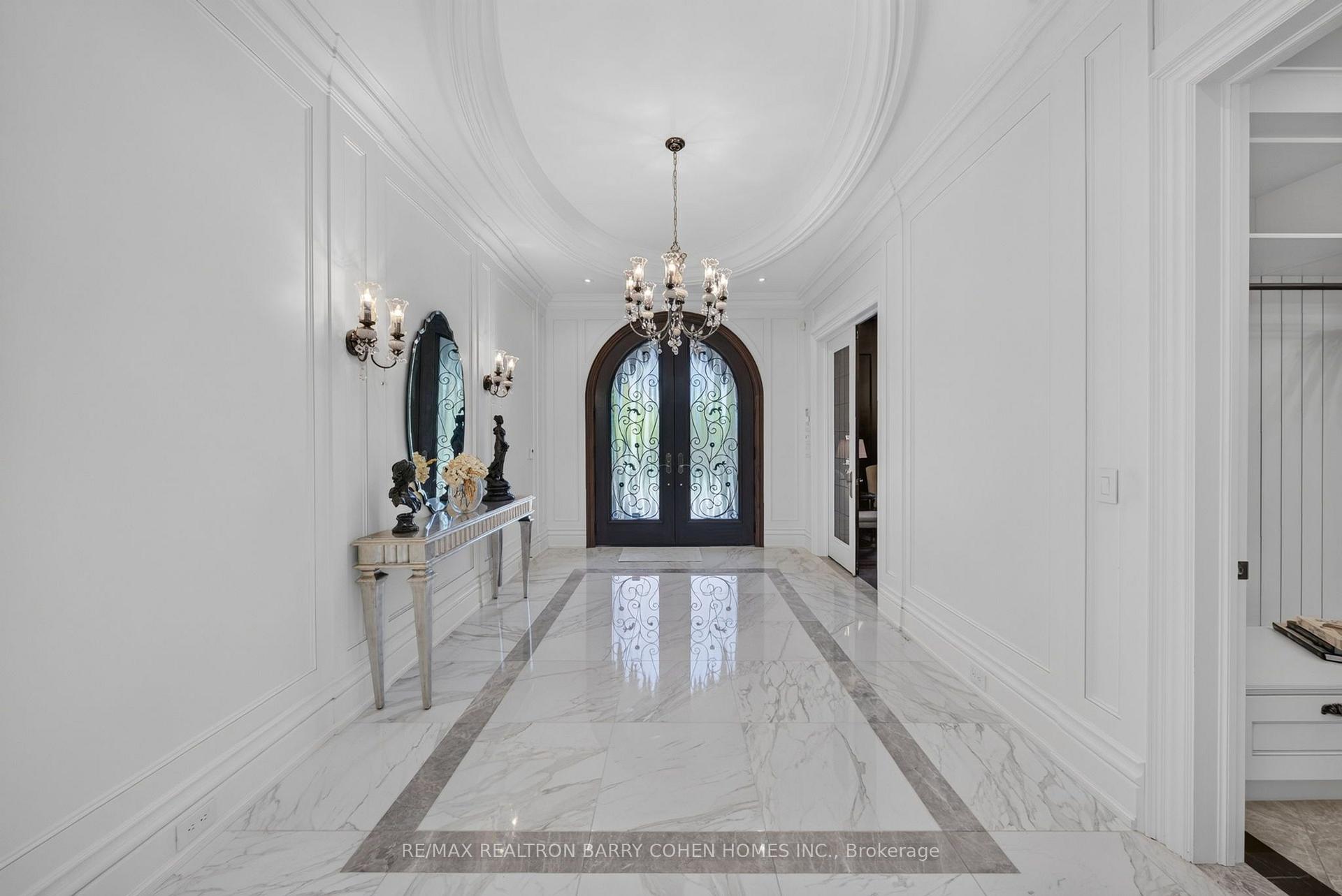Photo 3 of 101 Forest Heights Boulevard, North York, St. Andrew-Windfields — HOMEH