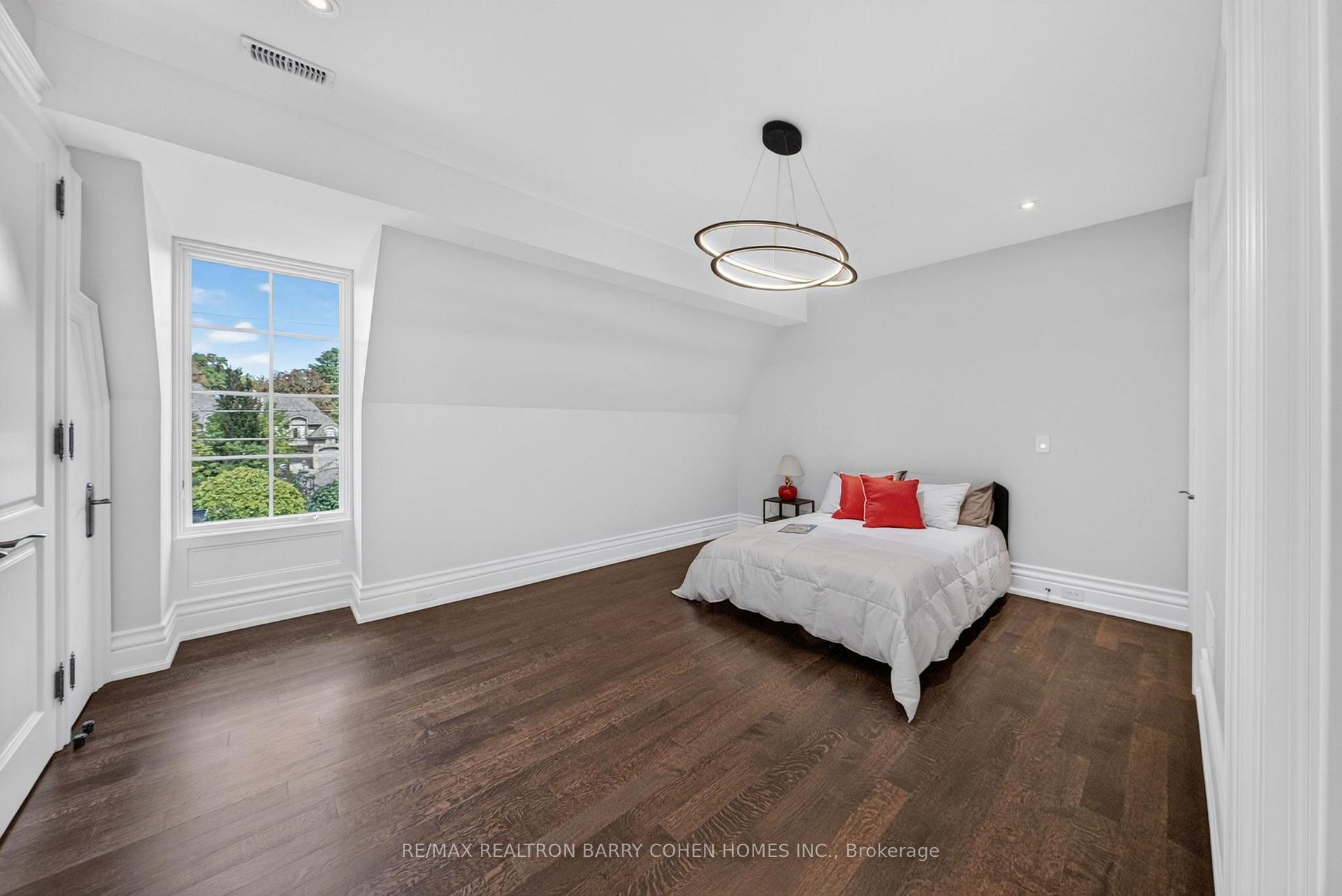 Photo 31 of 101 Forest Heights Boulevard, North York, St. Andrew-Windfields — HOMEH