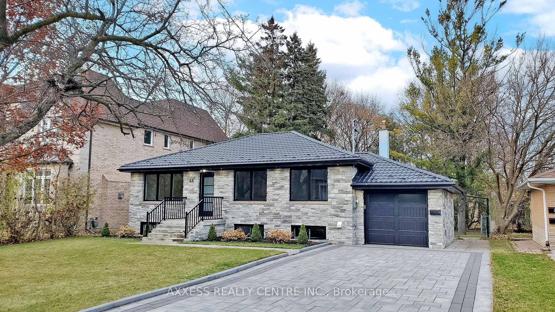 Photo 3 of 44 Transwell Avenue, North York, Newtonbrook West — HOMEH