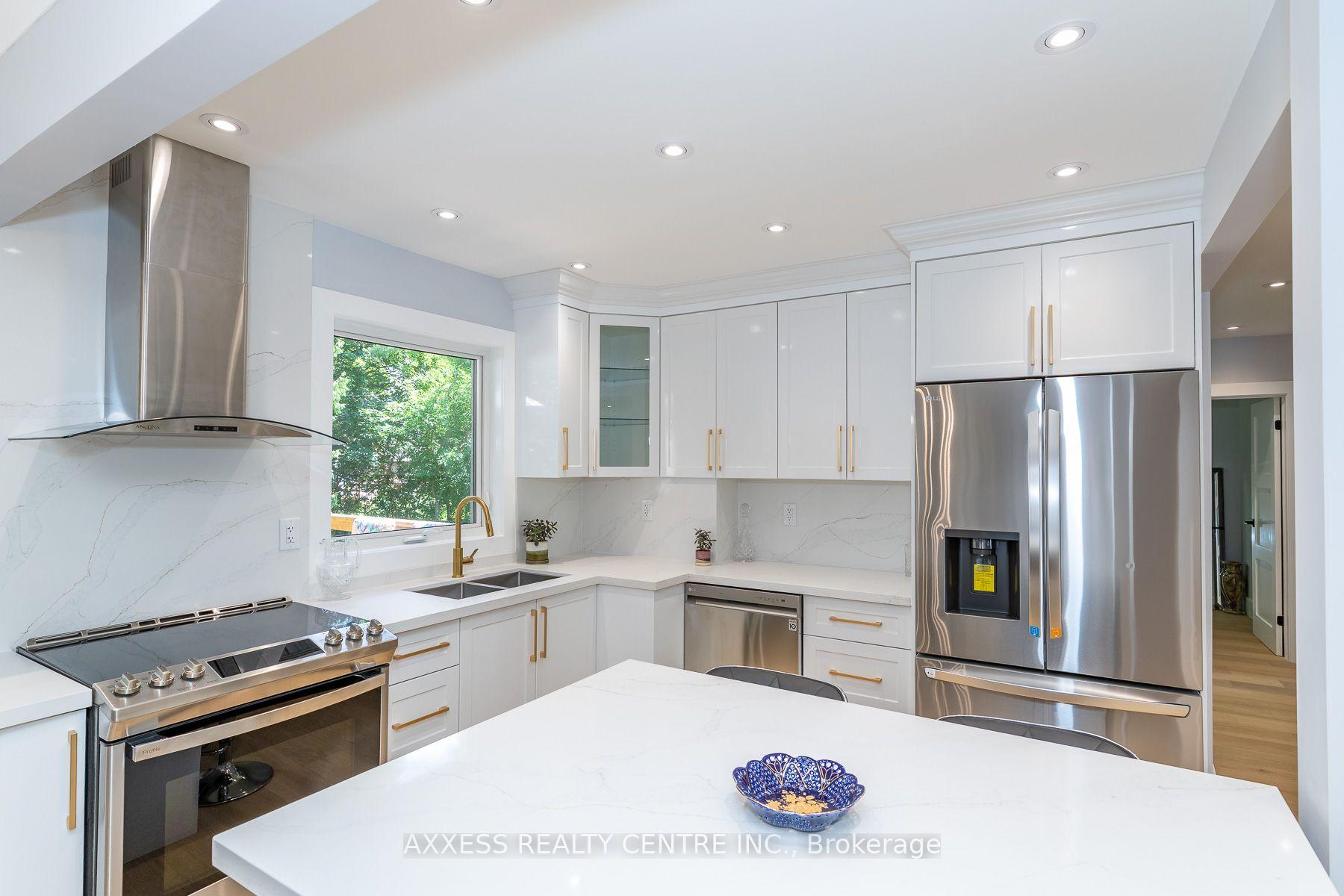 Photo 19 of 44 Transwell Avenue, North York, Newtonbrook West — HOMEH