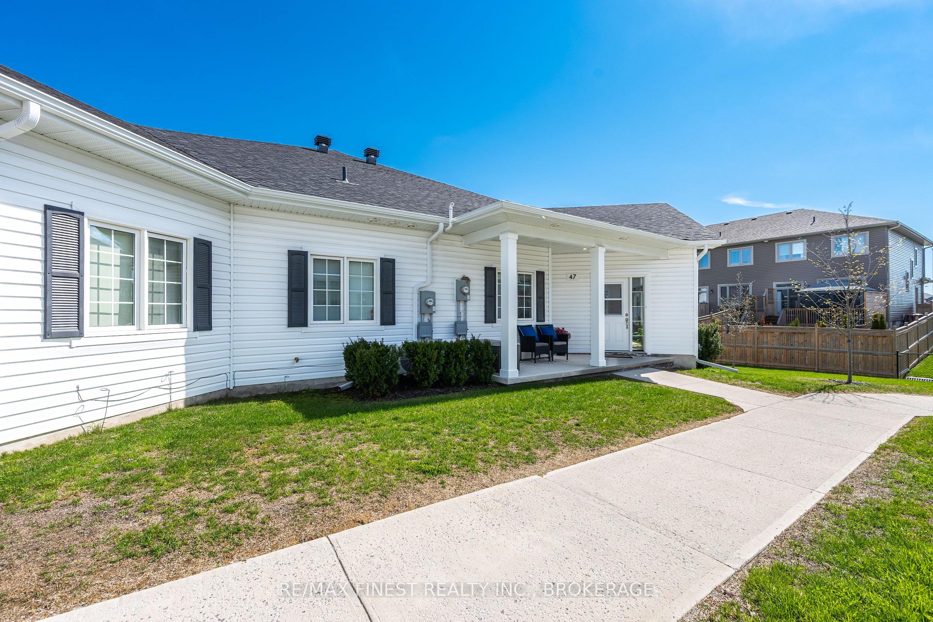 Photo 2 of 47 Lowry Place, Loyalist, Amherstview — HOMEH