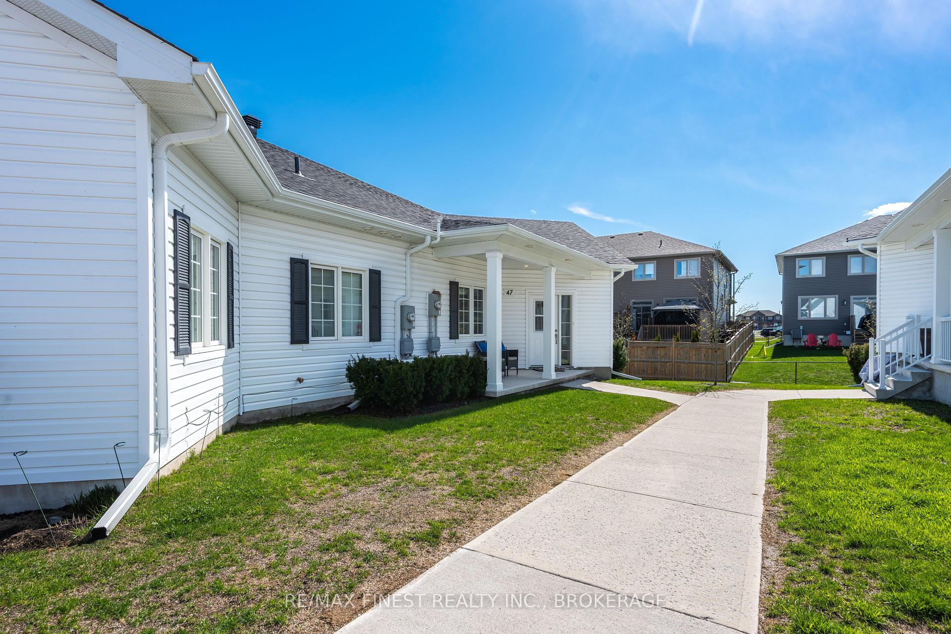 Photo 3 of 47 Lowry Place, Loyalist, Amherstview — HOMEH