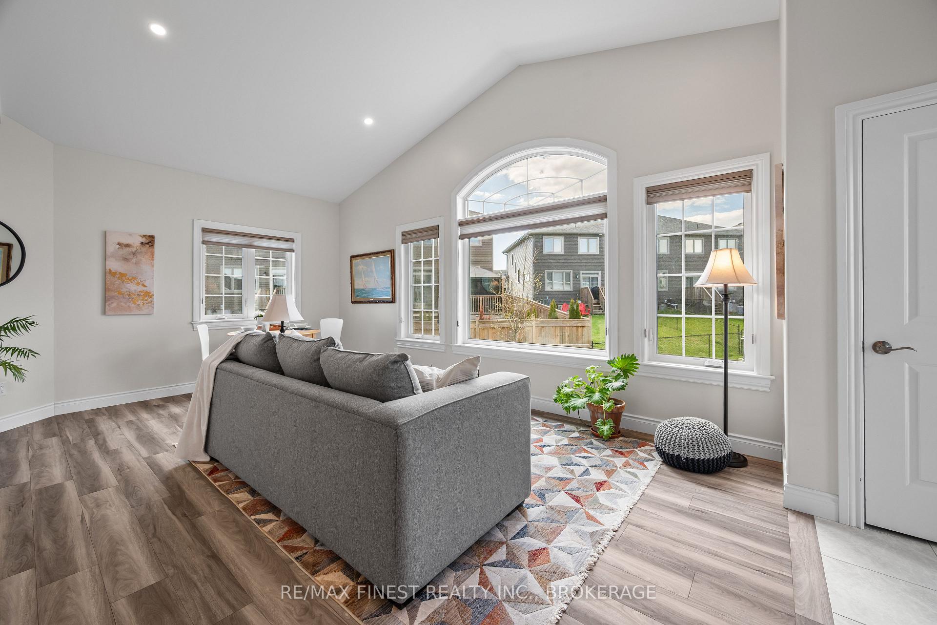 Photo 9 of 47 Lowry Place, Loyalist, Amherstview — HOMEH