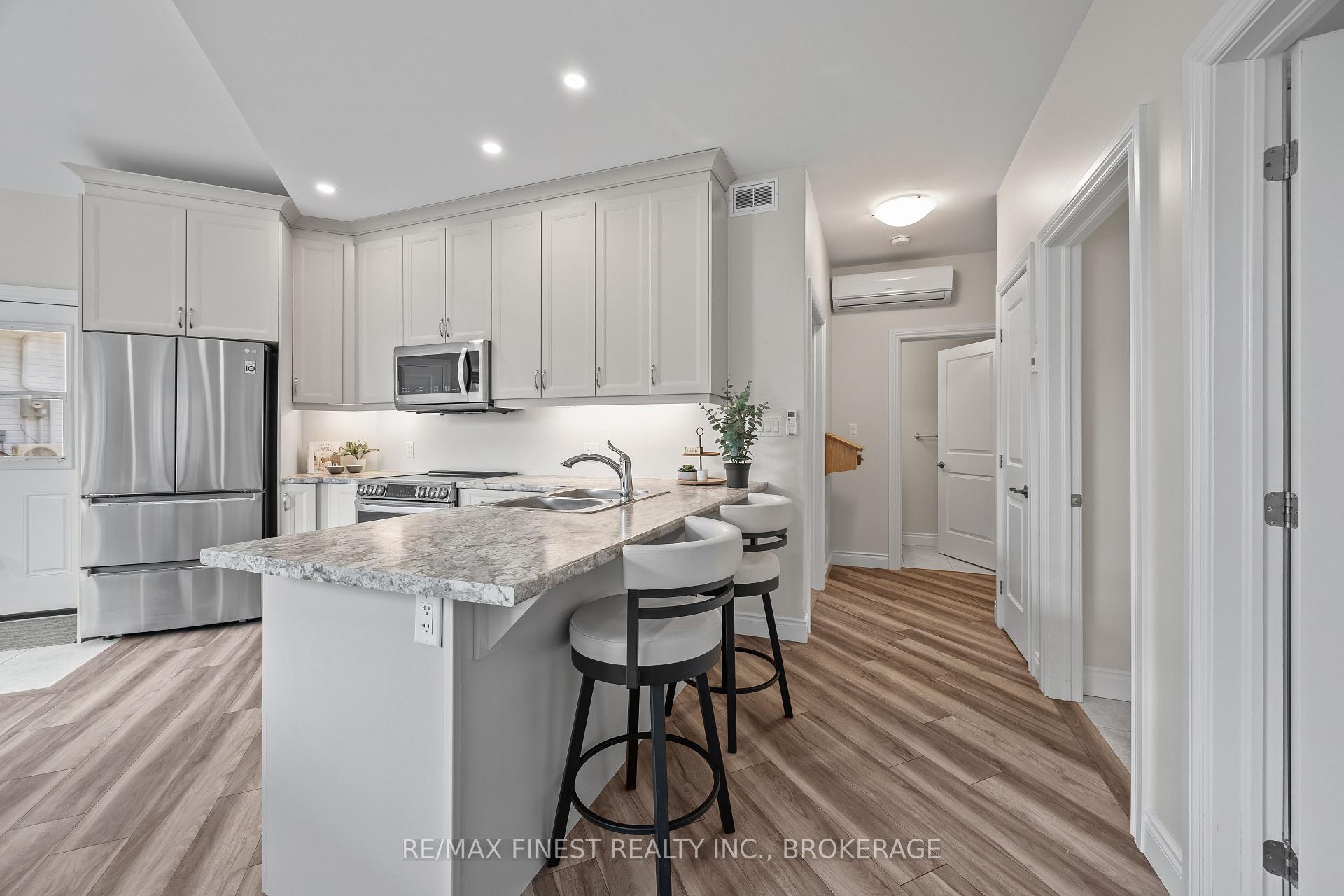 Photo 14 of 47 Lowry Place, Loyalist, Amherstview — HOMEH