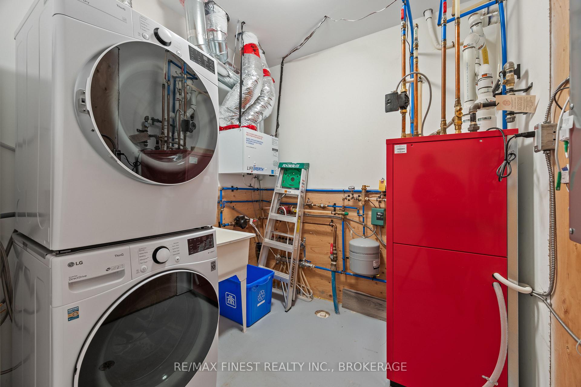 Photo 23 of 47 Lowry Place, Loyalist, Amherstview — HOMEH