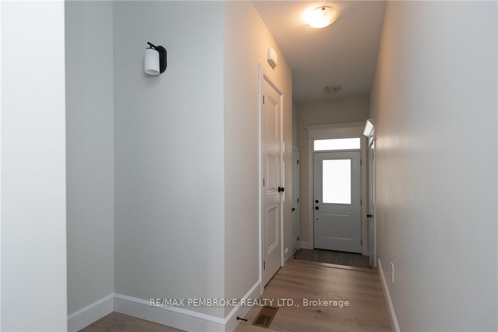Photo 4 of 109 Chad Street, Petawawa, Petawawa — HOMEH