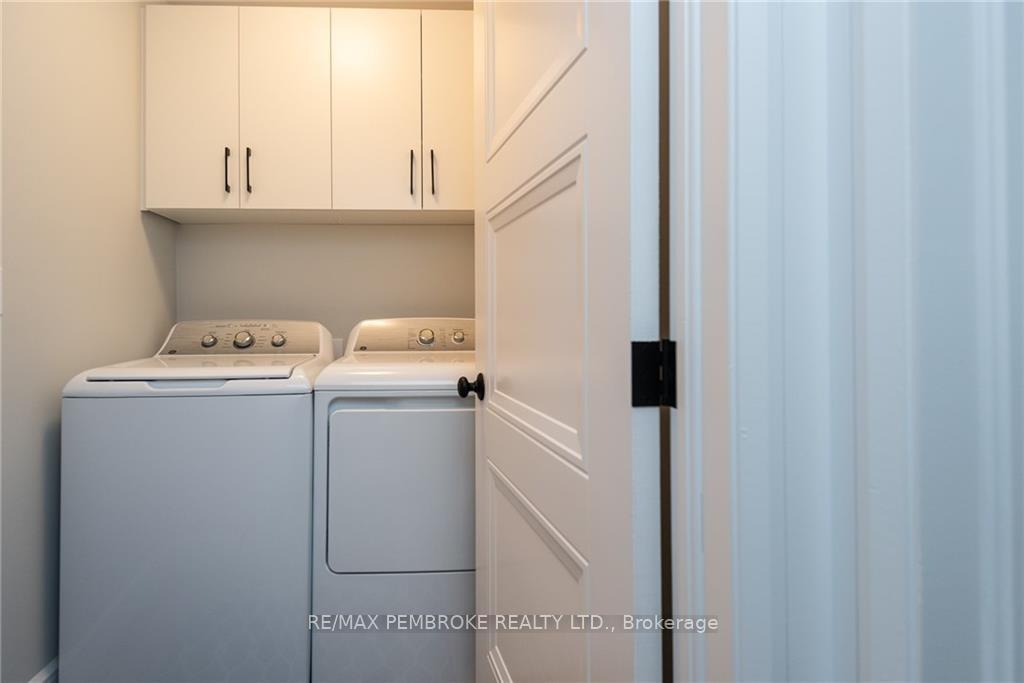 Photo 17 of 109 Chad Street, Petawawa, Petawawa — HOMEH