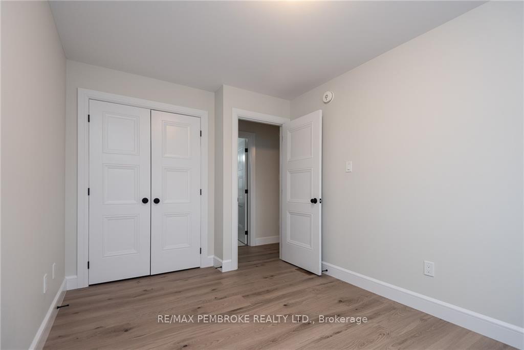 Photo 25 of 109 Chad Street, Petawawa, Petawawa — HOMEH