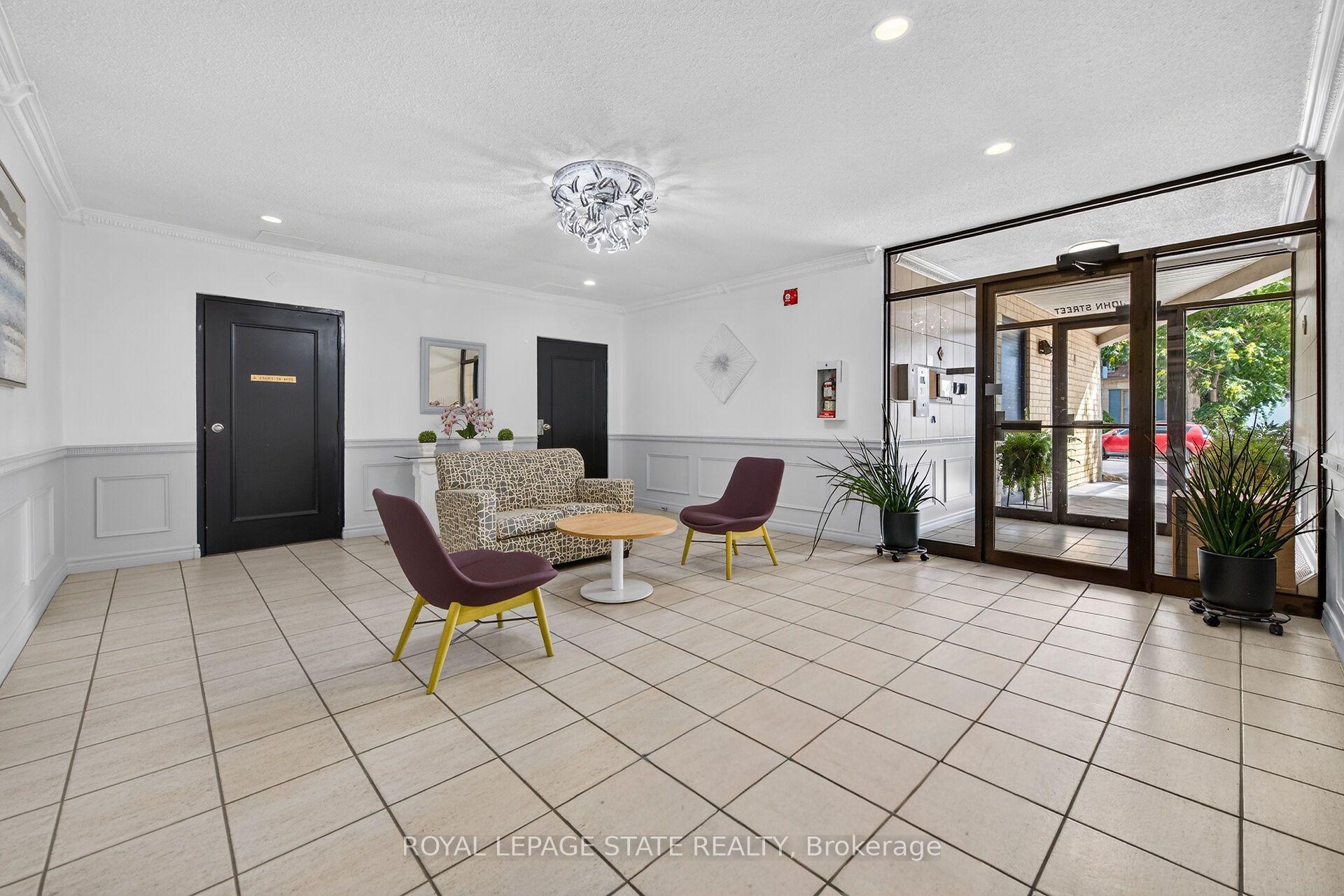 Photo 4 of Unit 409, 10 John Street W, Hamilton, Dundas — HOMEH